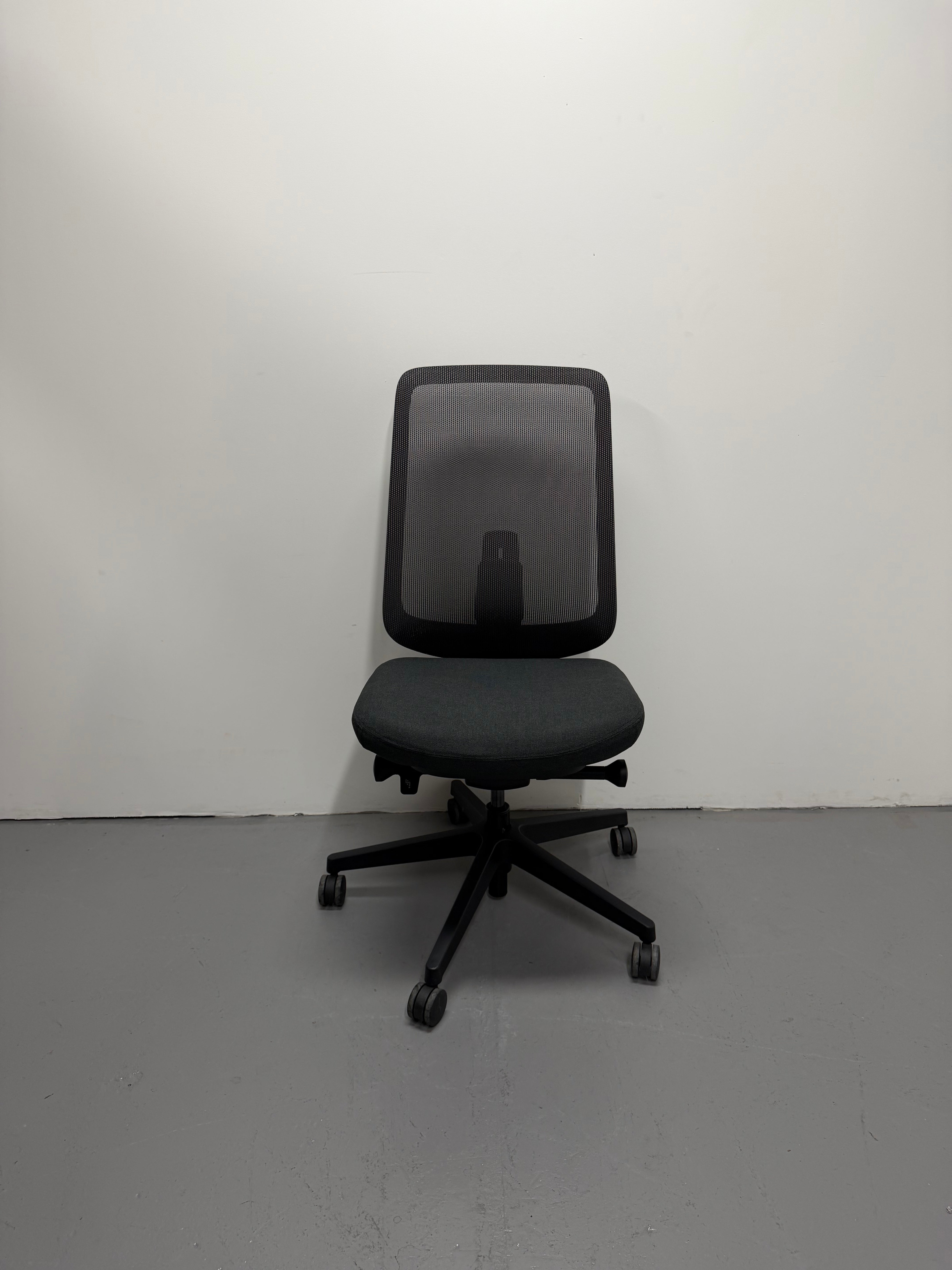 Herman Miller Verus Suspension Back Task Chair - No Arms