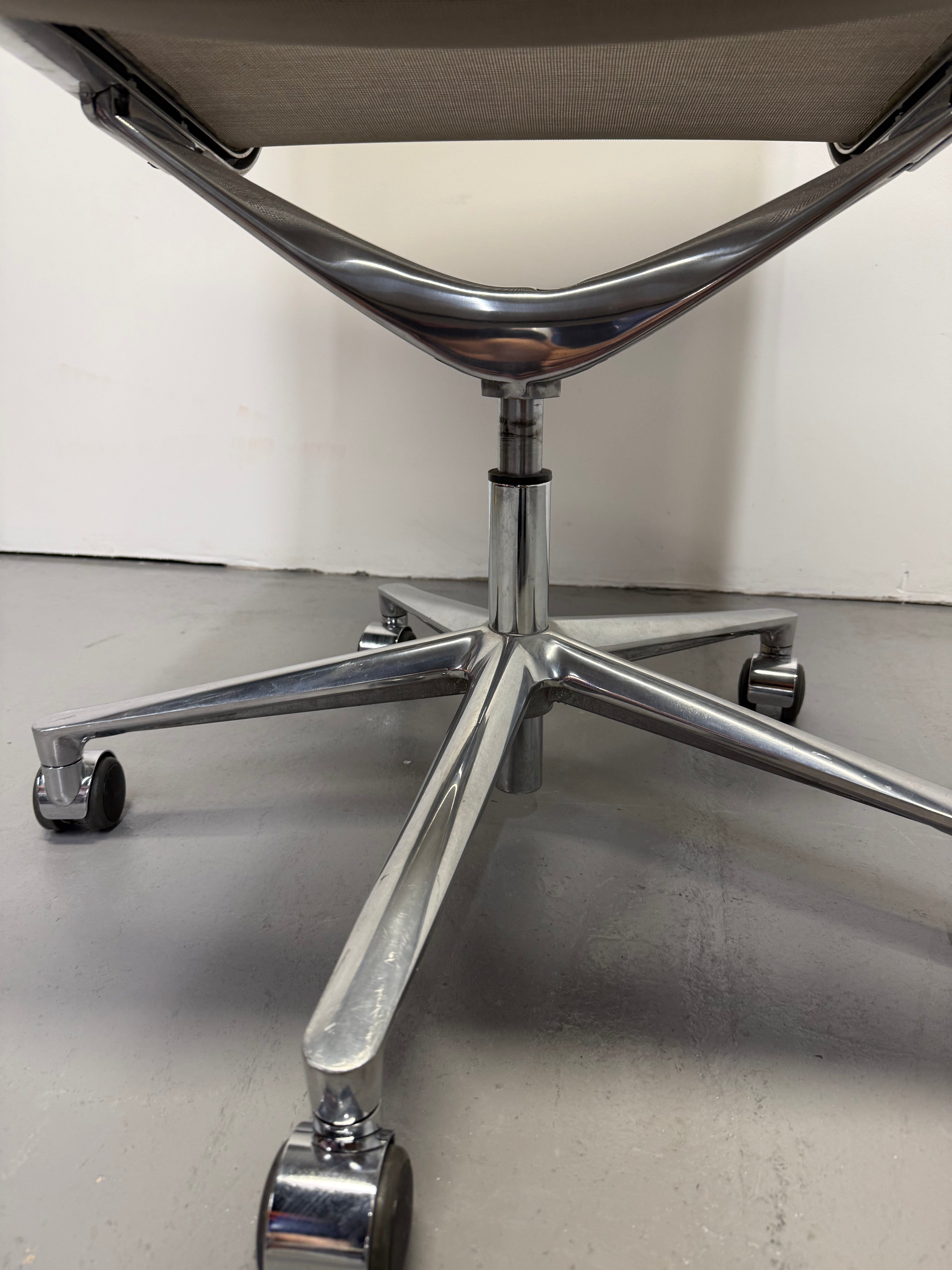 ICF Una Chair – Mesh Office Chair – Armless – Polished Aluminium - Made in Italy