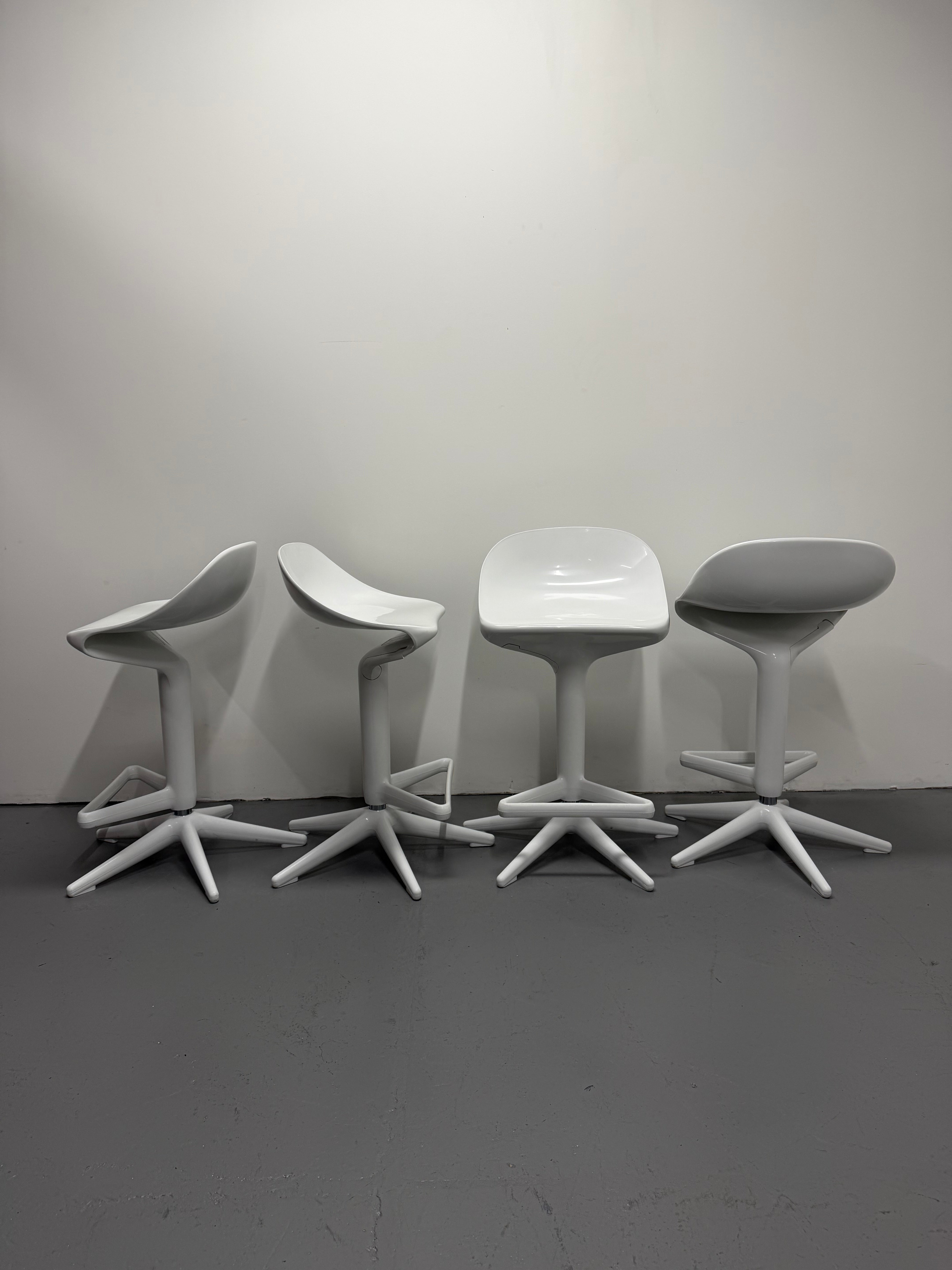 Kartell Spoon Bar Stool – White | Antonio Citterio & Toan Nguyen