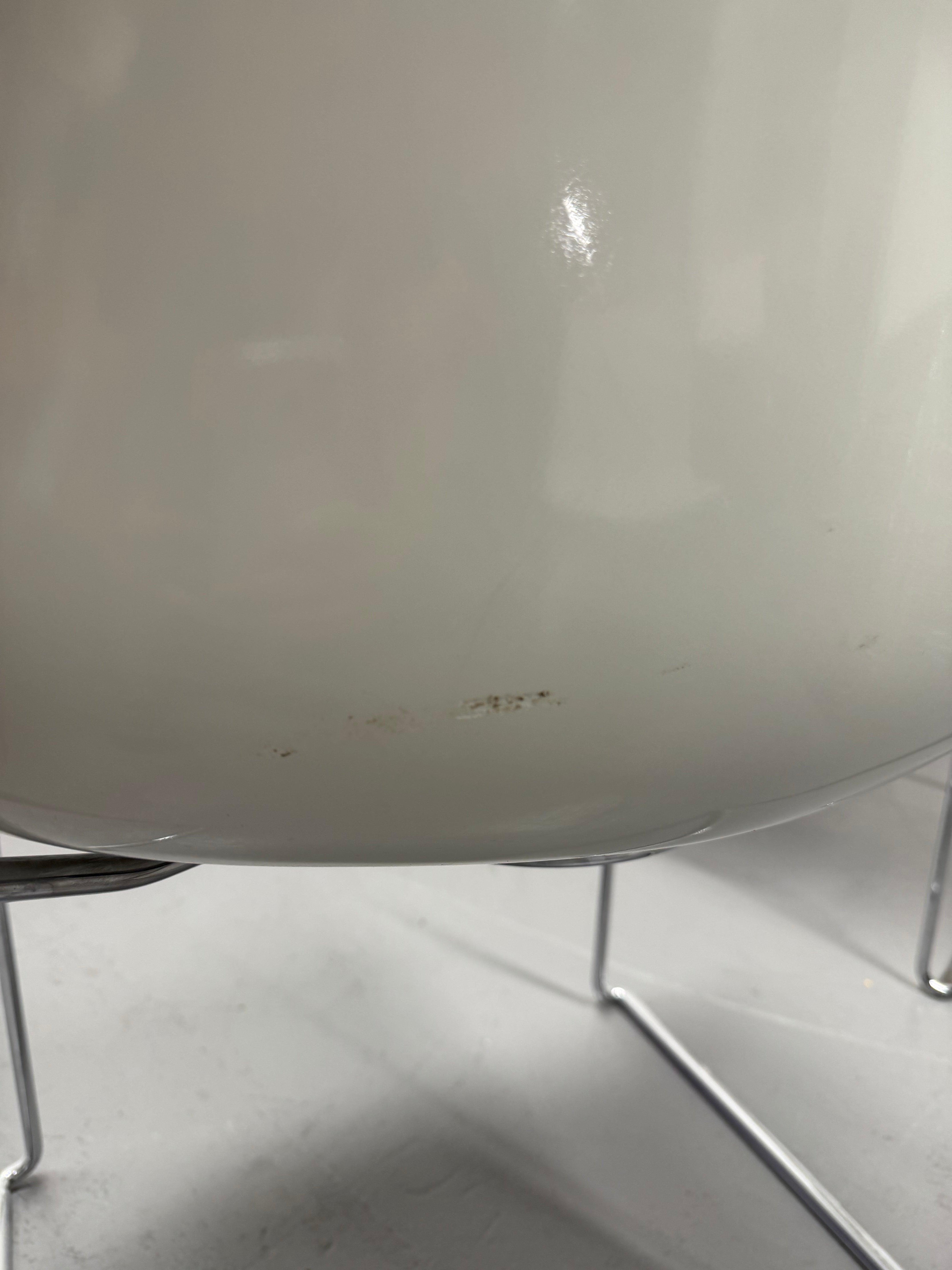 Arper Catifa 46 Chair – White Gloss Back