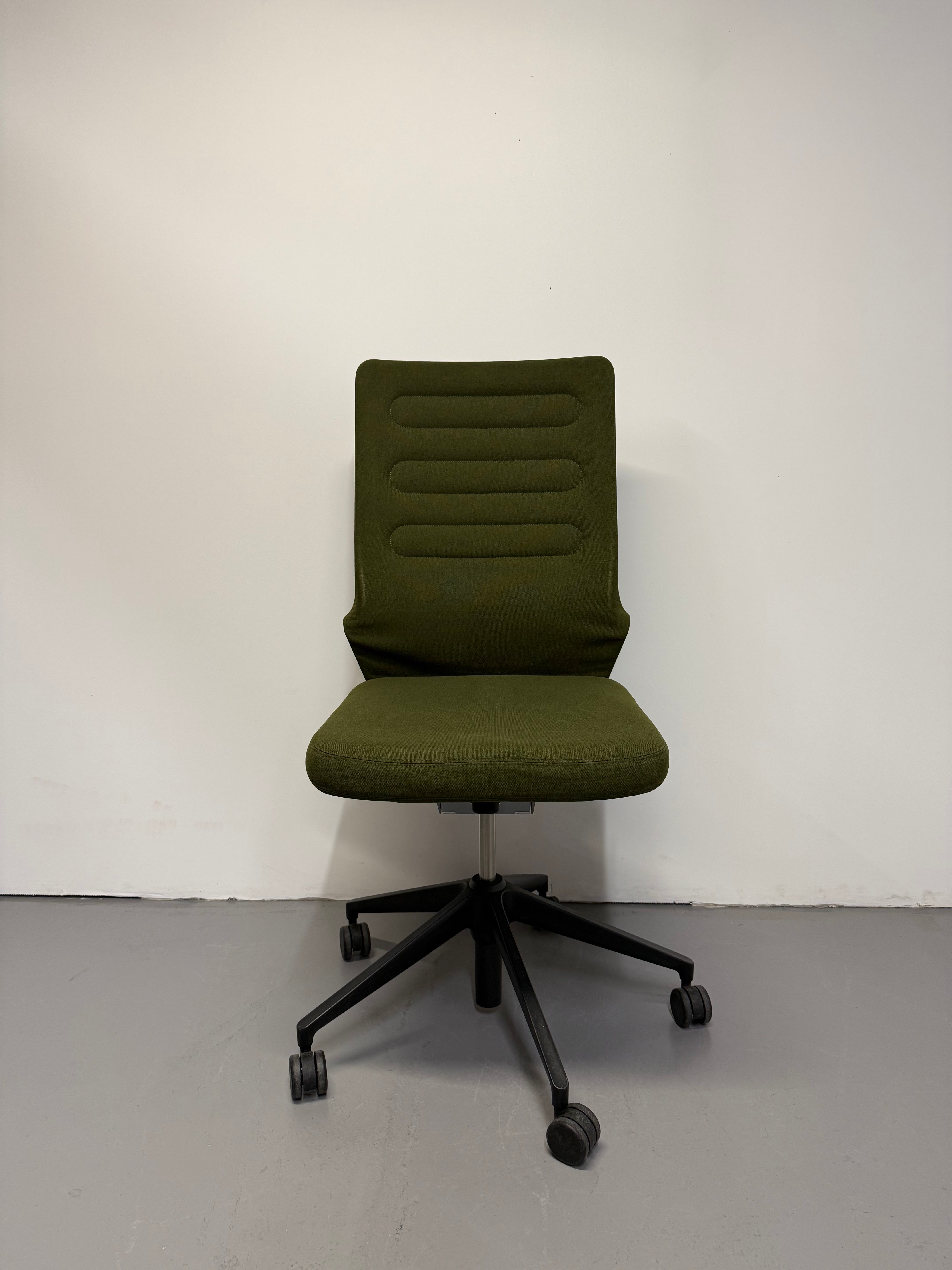 Vitra AC 4 Office Chair by Antonio Citterio – Forest Green / Dark Olive