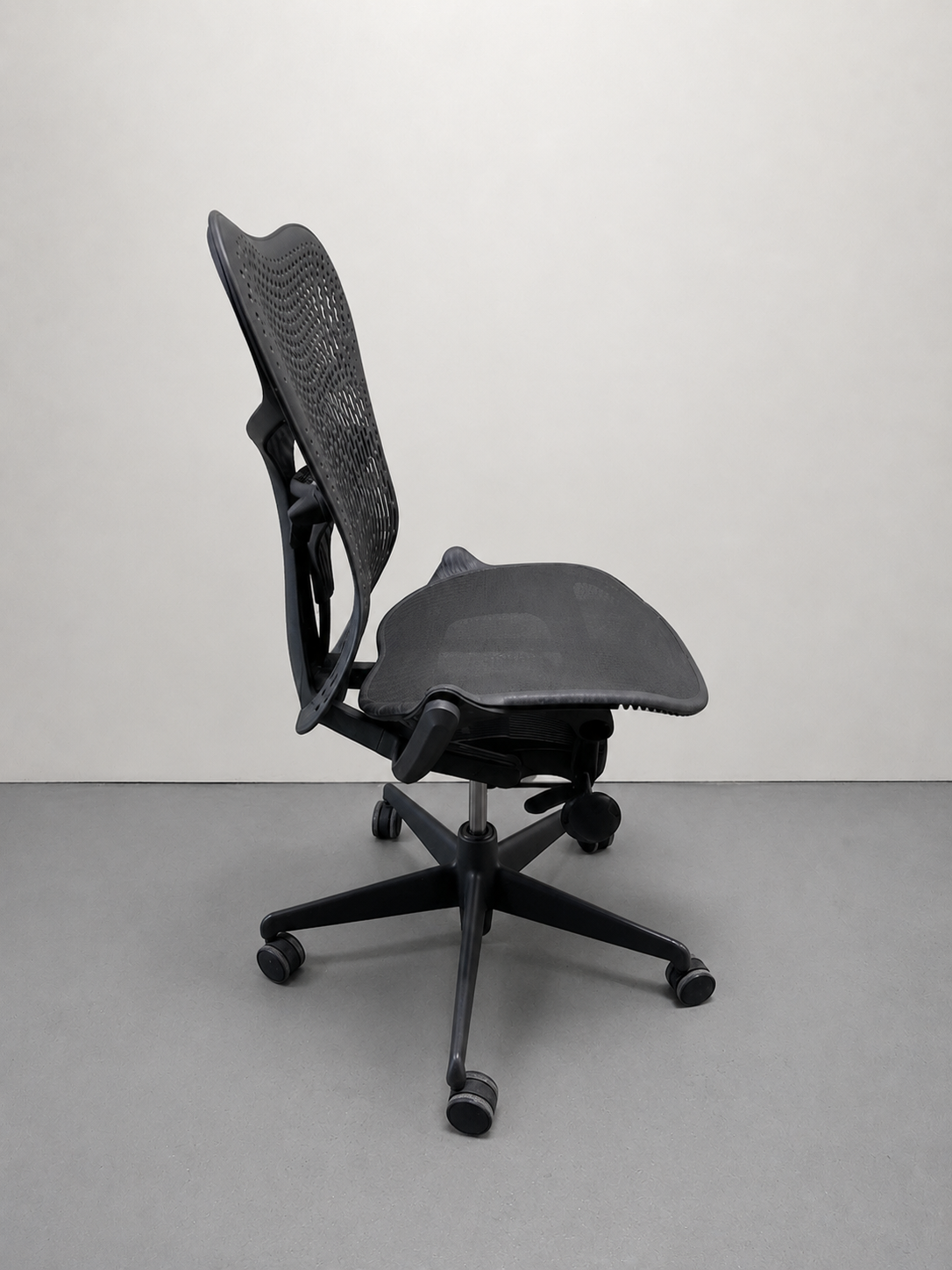 Herman Miller Mirra 2 Triflex Office Chair - No Arms