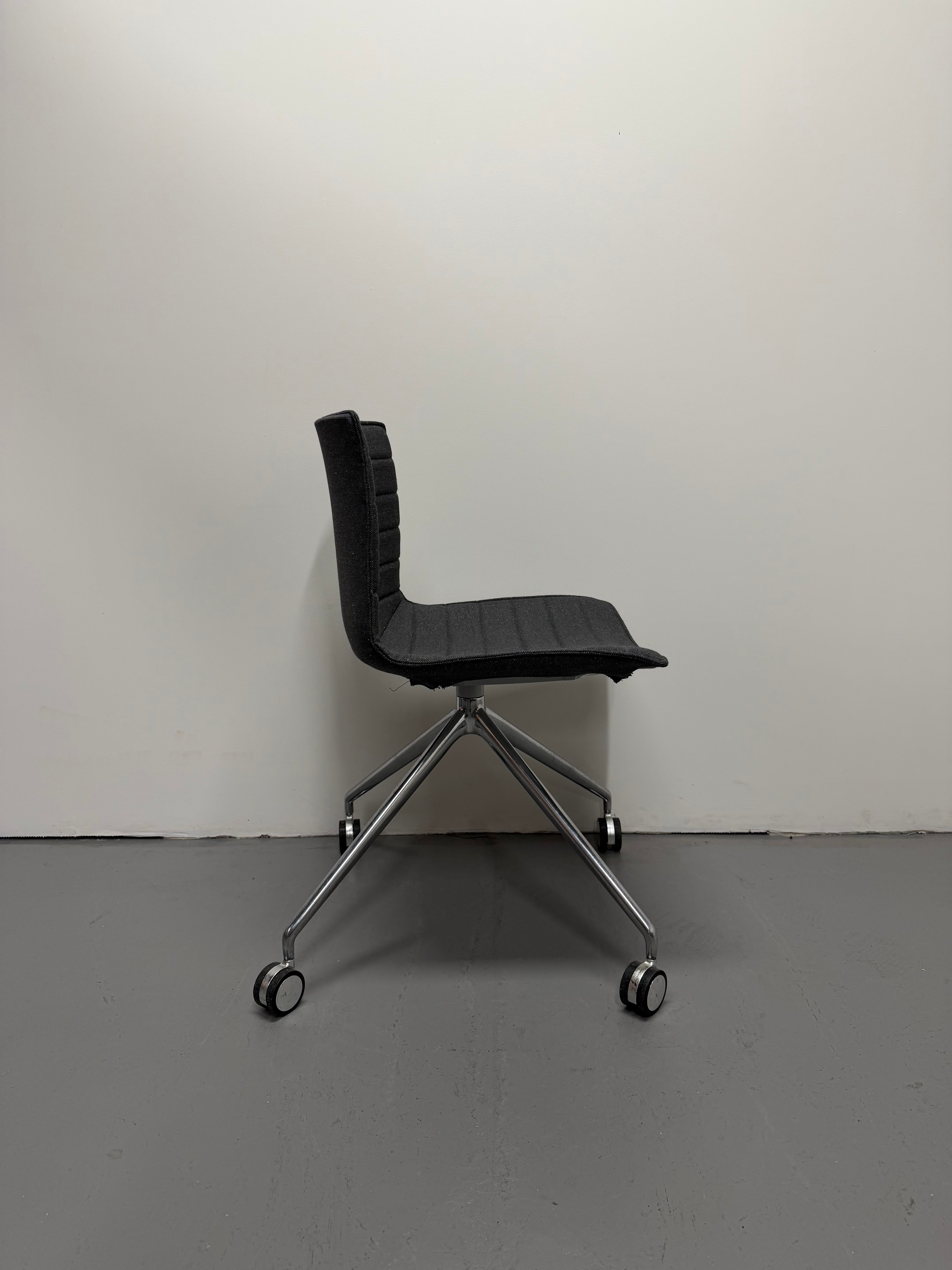 Arper Catifa 46 Upholstered Meeting Chair - 5 Star Aluminium Base