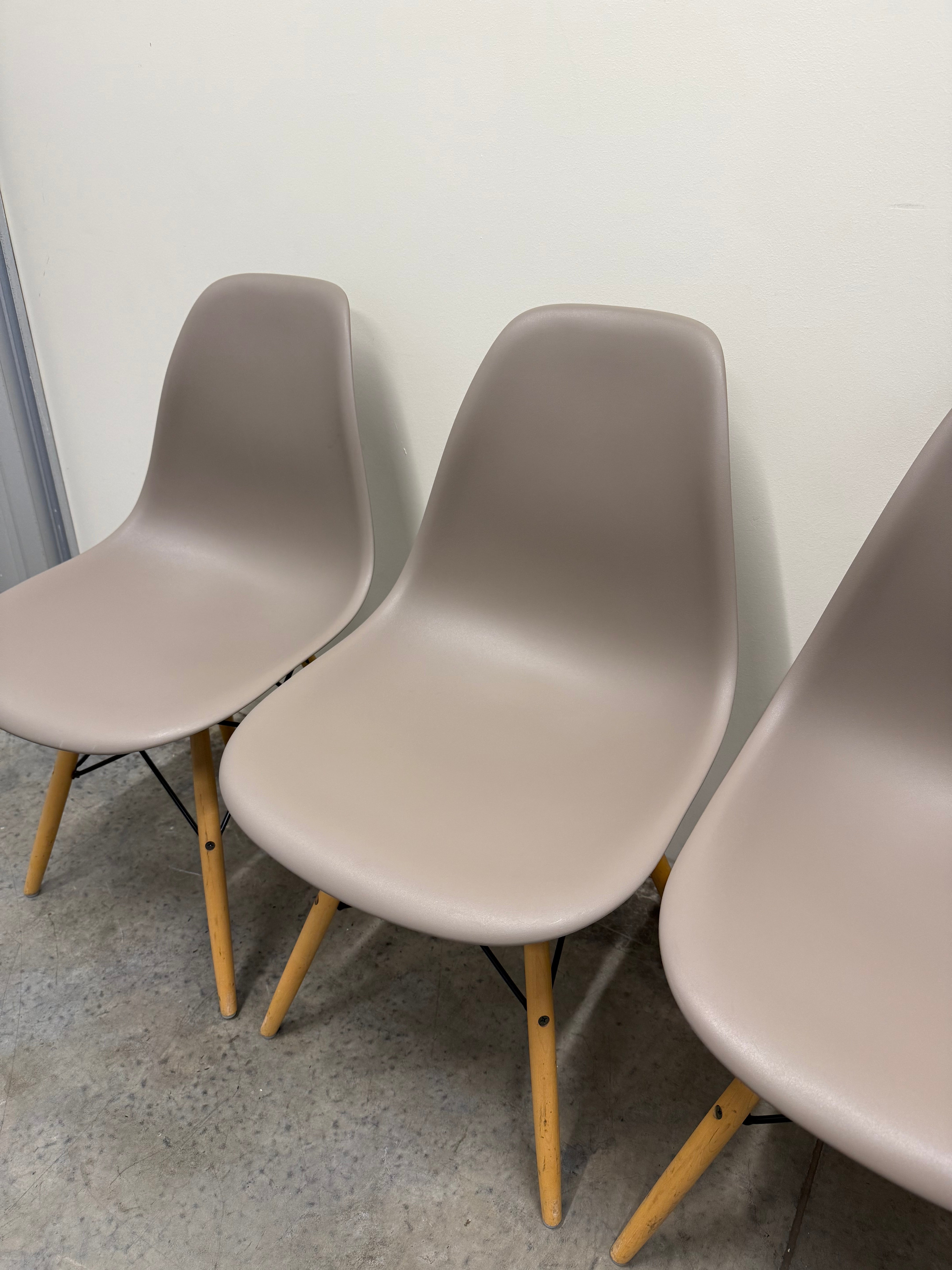 Eames Molded Plastic Side Chair by Herman Miller – Sparrow / Wood Dowel Base
