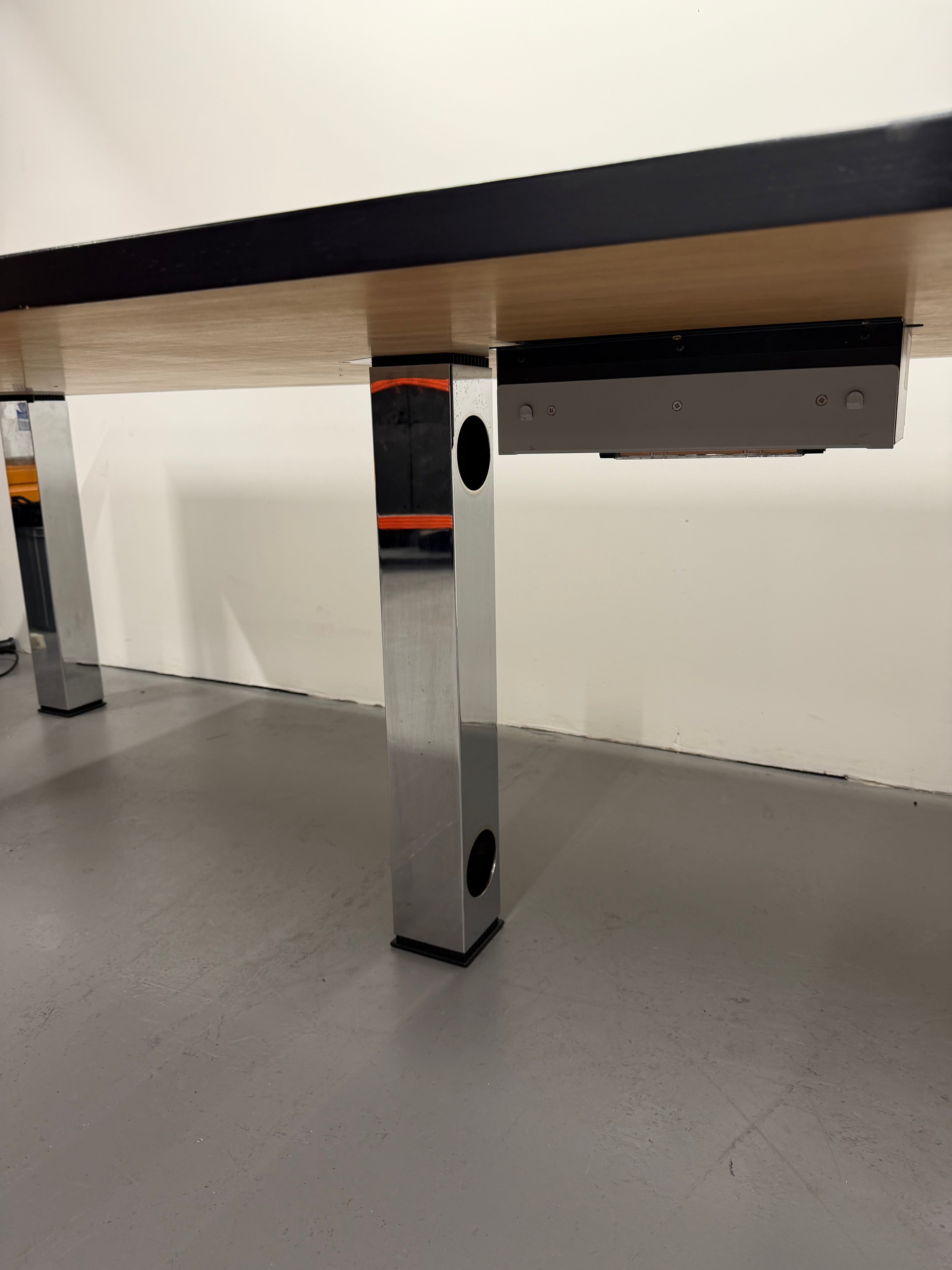 Wilkhahn CEO Boardroom Table - 2600 × 1000 mm (Black Nero Veneer)