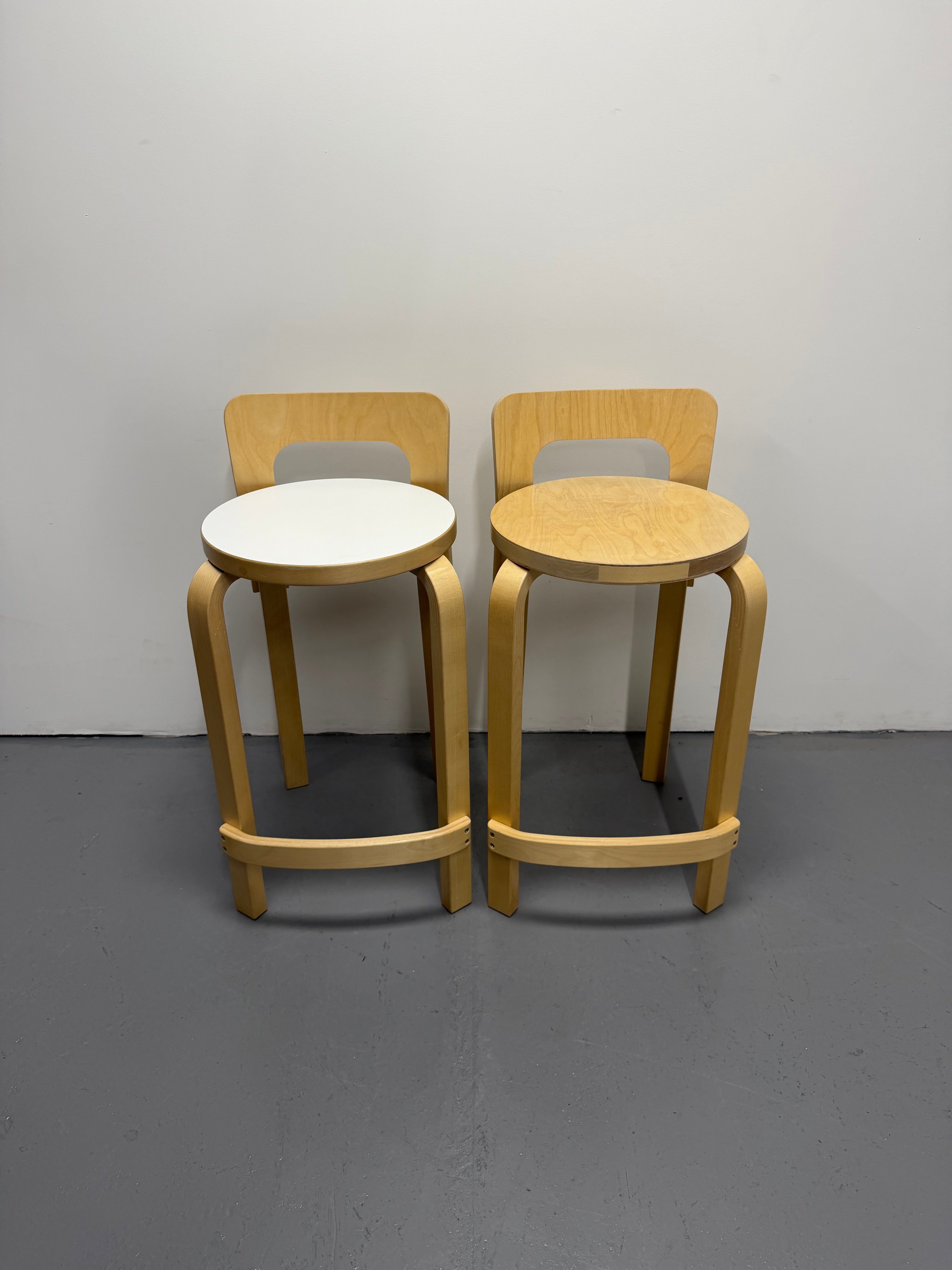 Artek Low Bar Stool K65 by Alvar Aalto – White Laminate / Birch