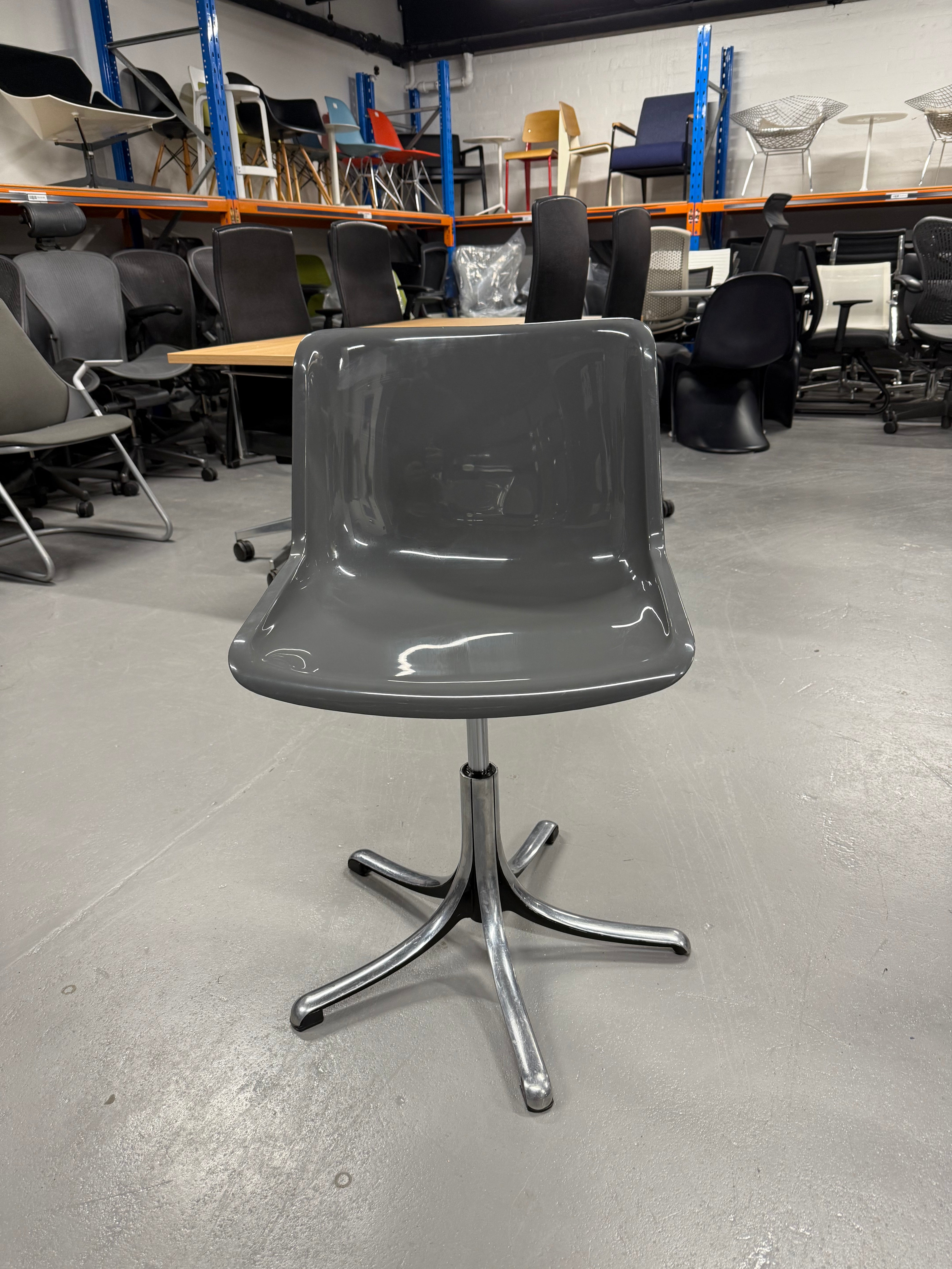 Vintage “Modus” Swivel Chair by Osvaldo Borsani for Tecno