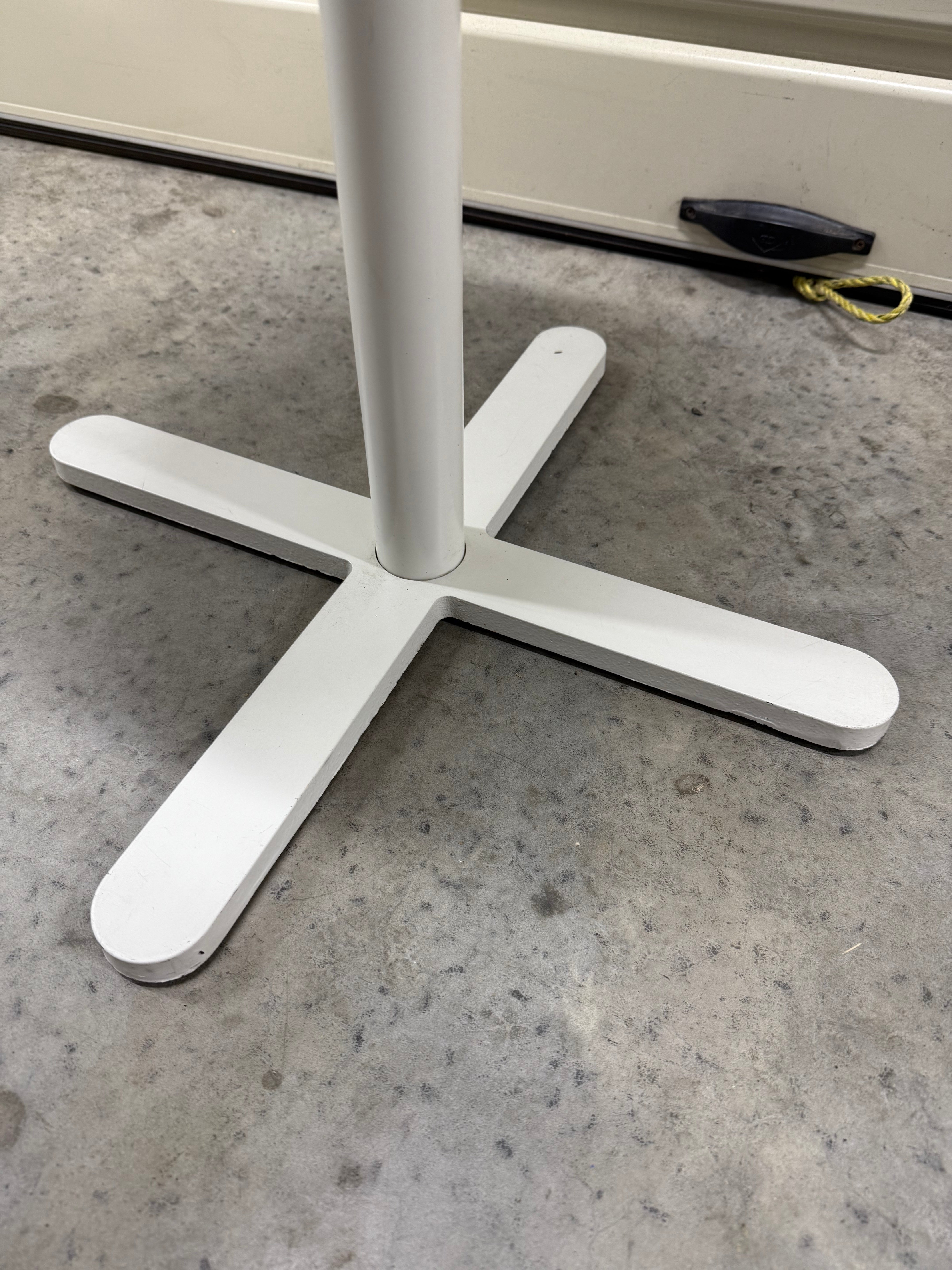 Mobles 114 Barcelona Hulot table by Joan Gaspar - White