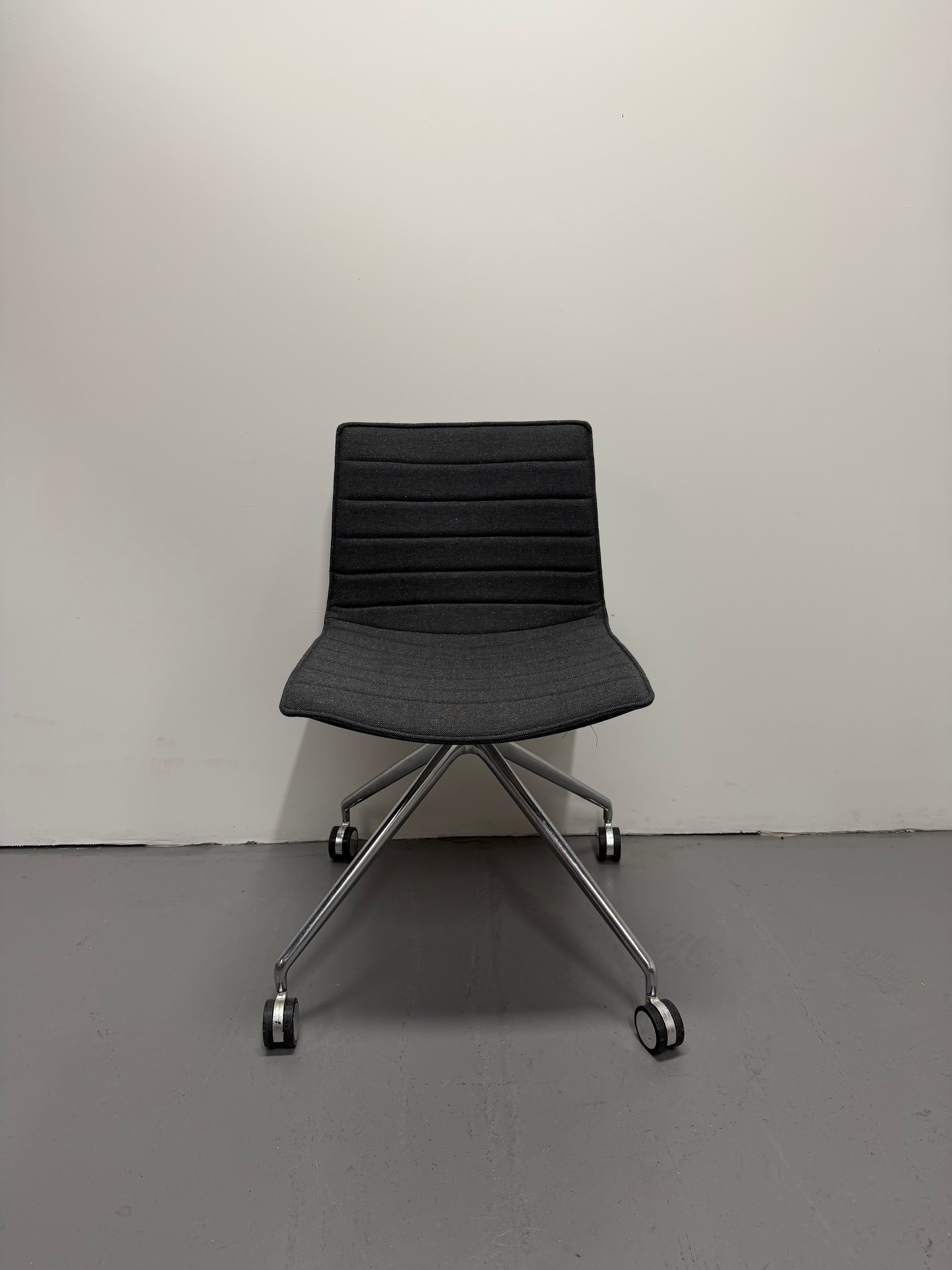 Arper Catifa 46 Upholstered Meeting Chair - 5 Star Aluminium Base
