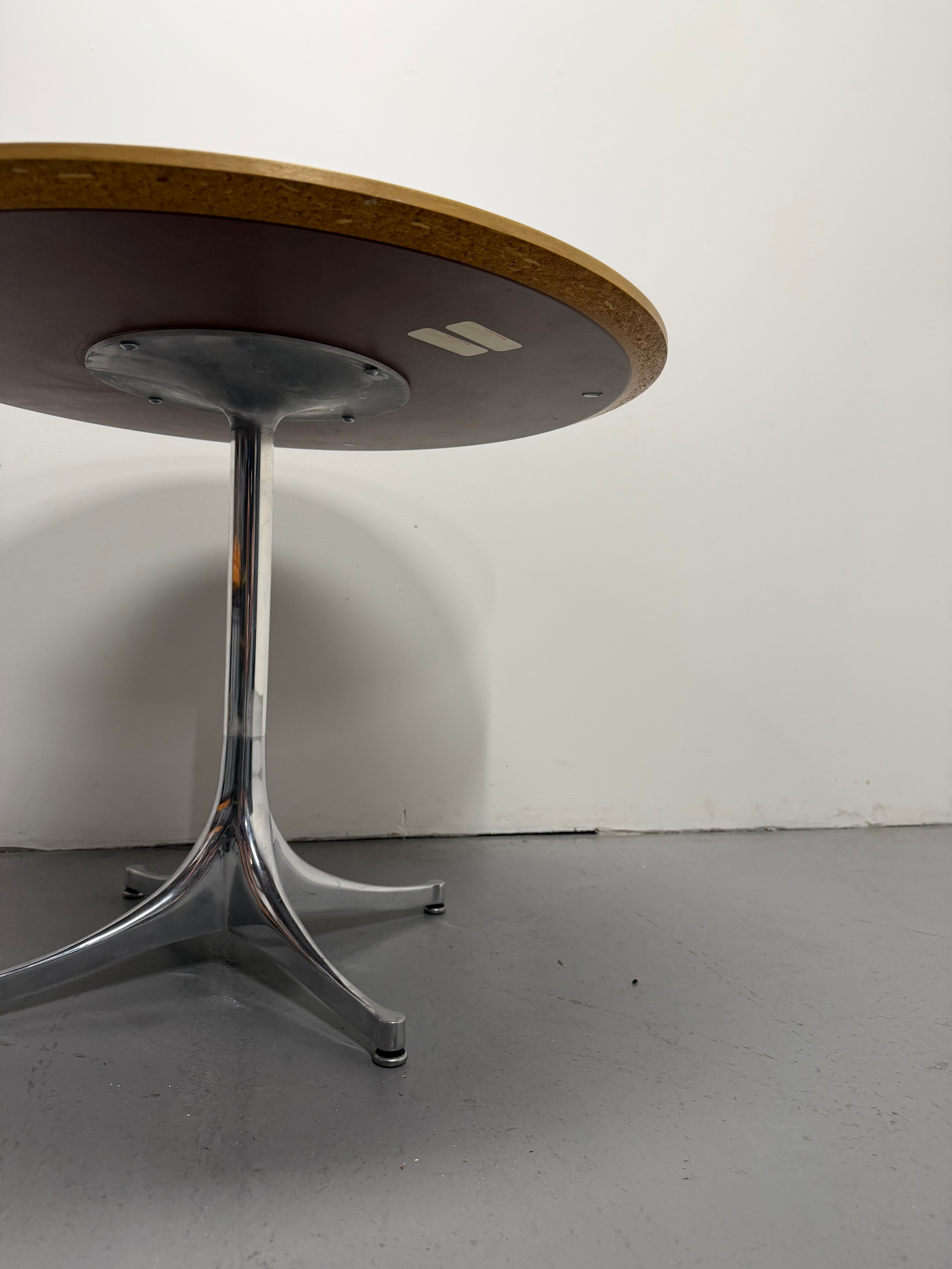 Original Herman Miller Nelson Pedestal Side Coffee Table – George Nelson
