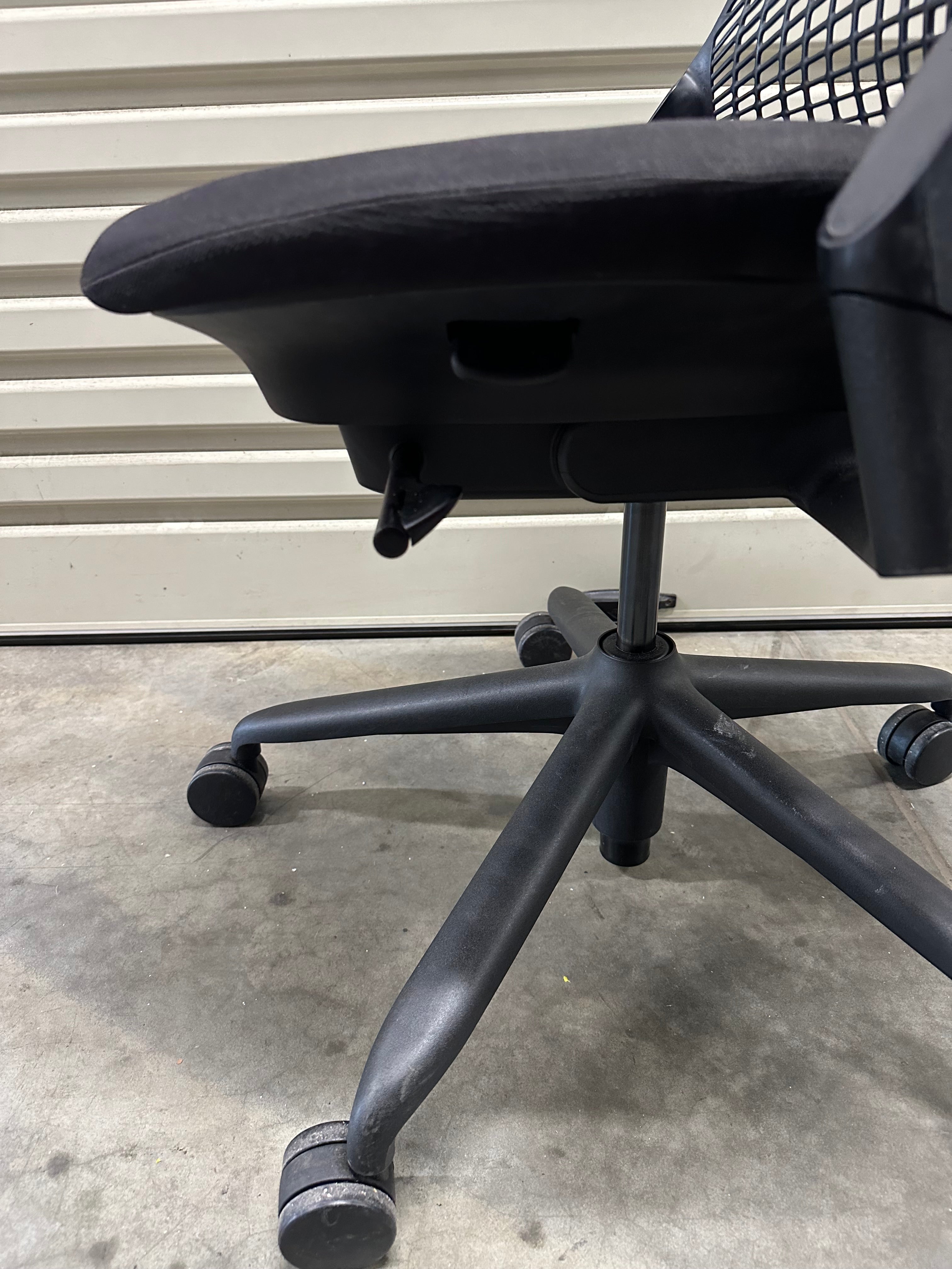 Herman Miller Sayl Chair – No Armrest - Black