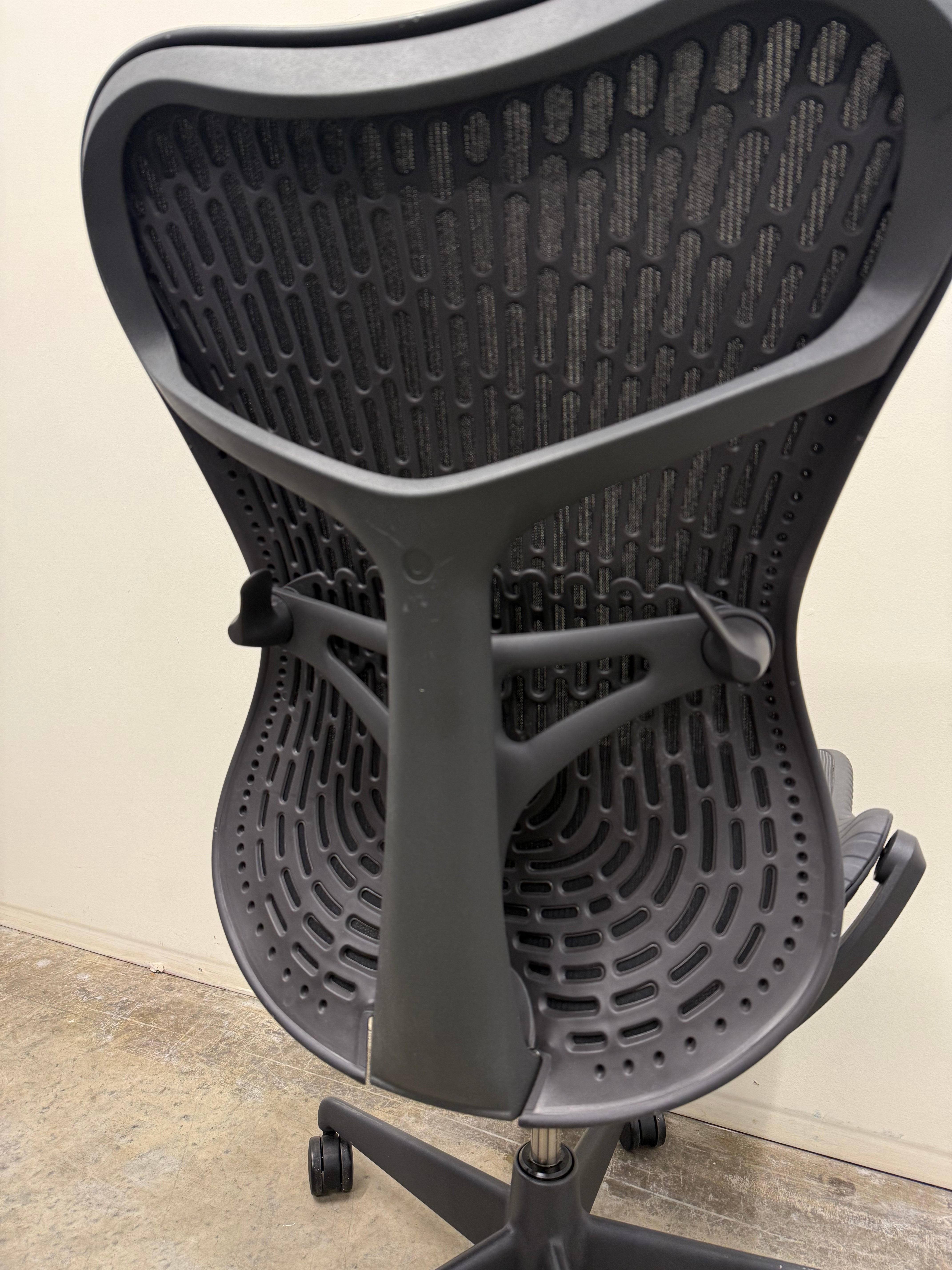Herman Miller Mirra 2 Chair – No Arms / Black Mesh