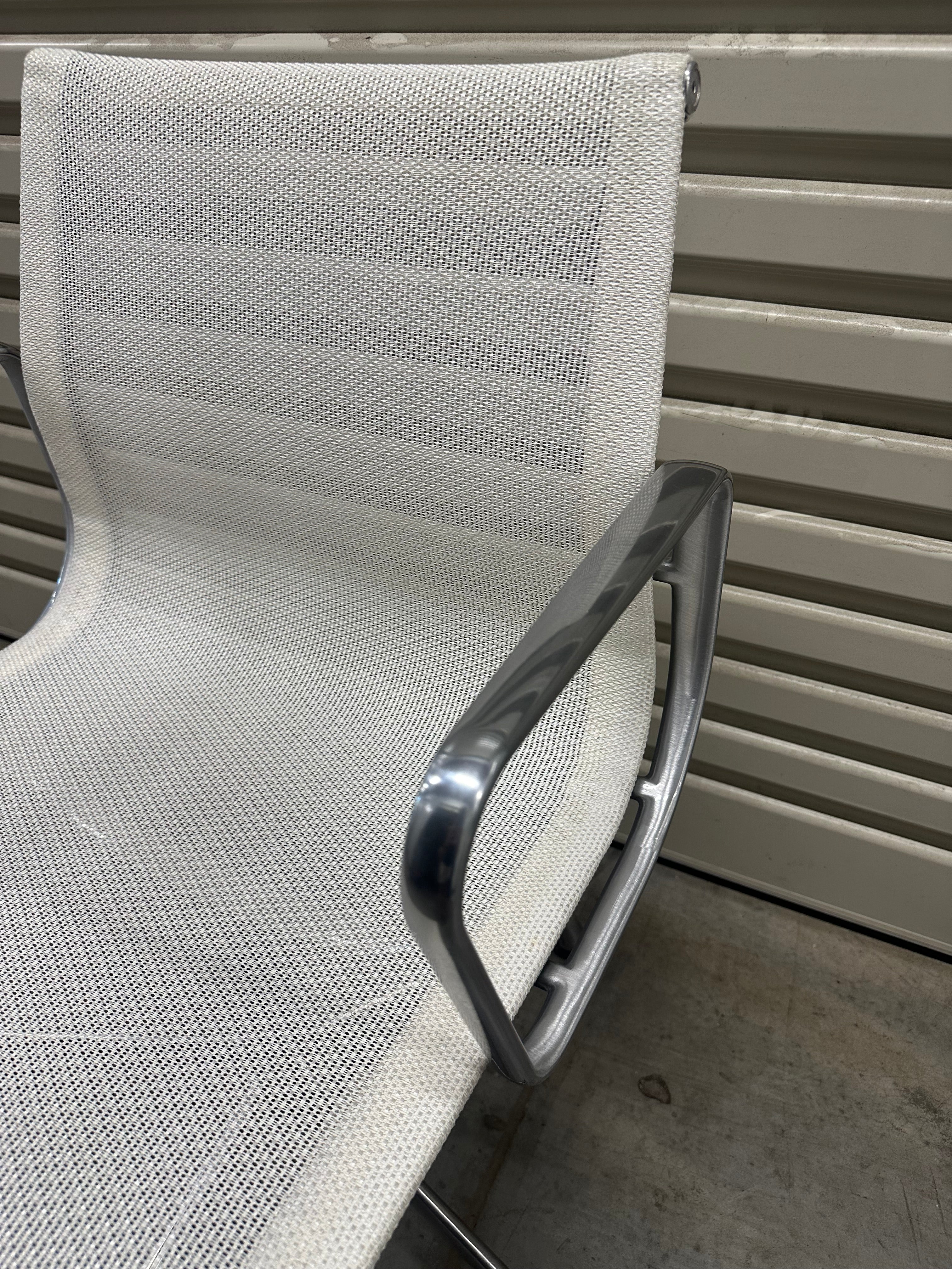 Eames Aluminum Group Executive Management Chair - White Mesh