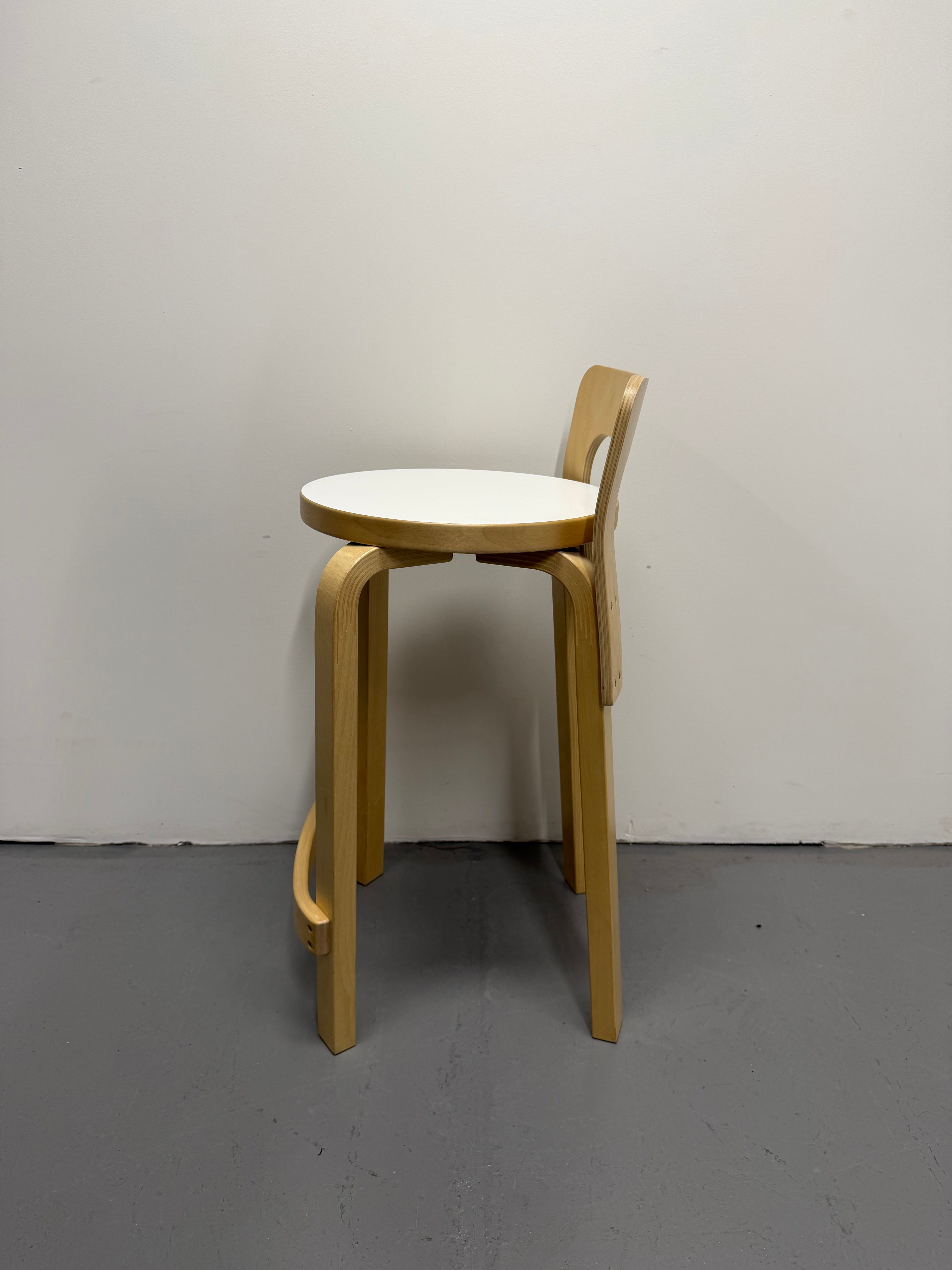 Artek Low Bar Stool K65 by Alvar Aalto – White Laminate / Birch