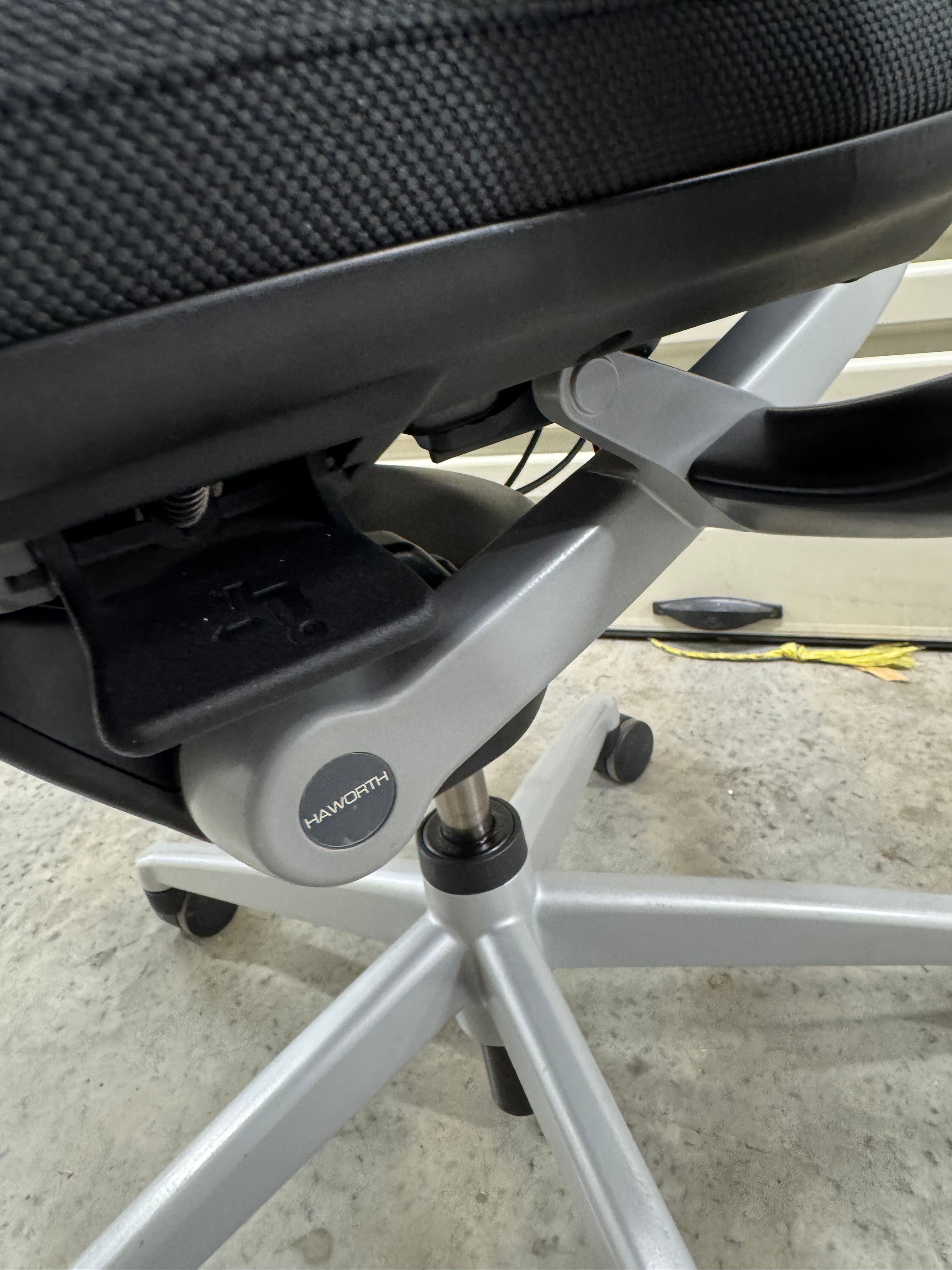 Haworth Zody Ergonomic Office Task chair with armrest