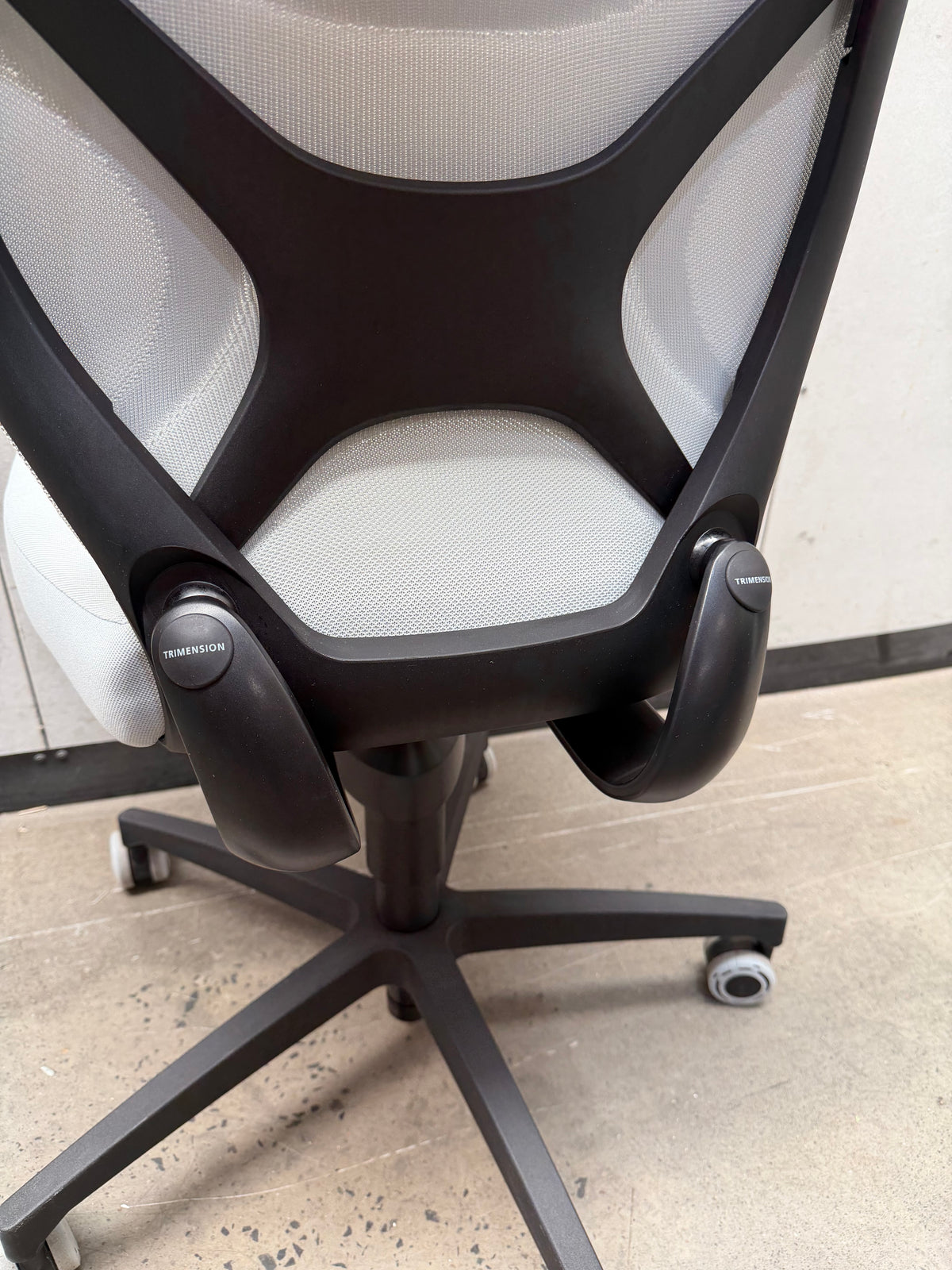 Wilkhahn IN 184/7 Ergonomic Office Chair – White / Light Grey | Ex-Showroom