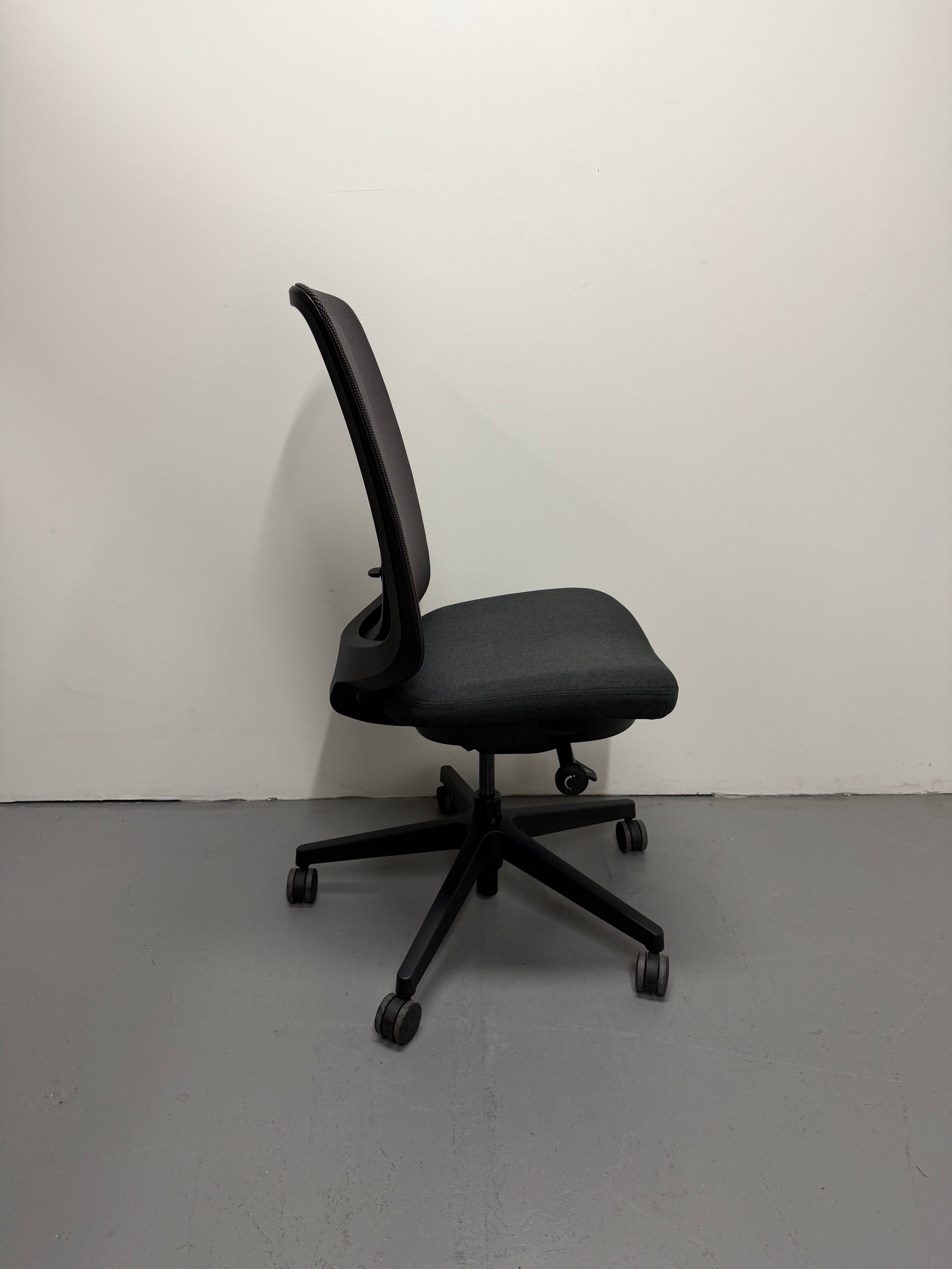 Herman Miller Verus Suspension Back Task Chair - No Arms