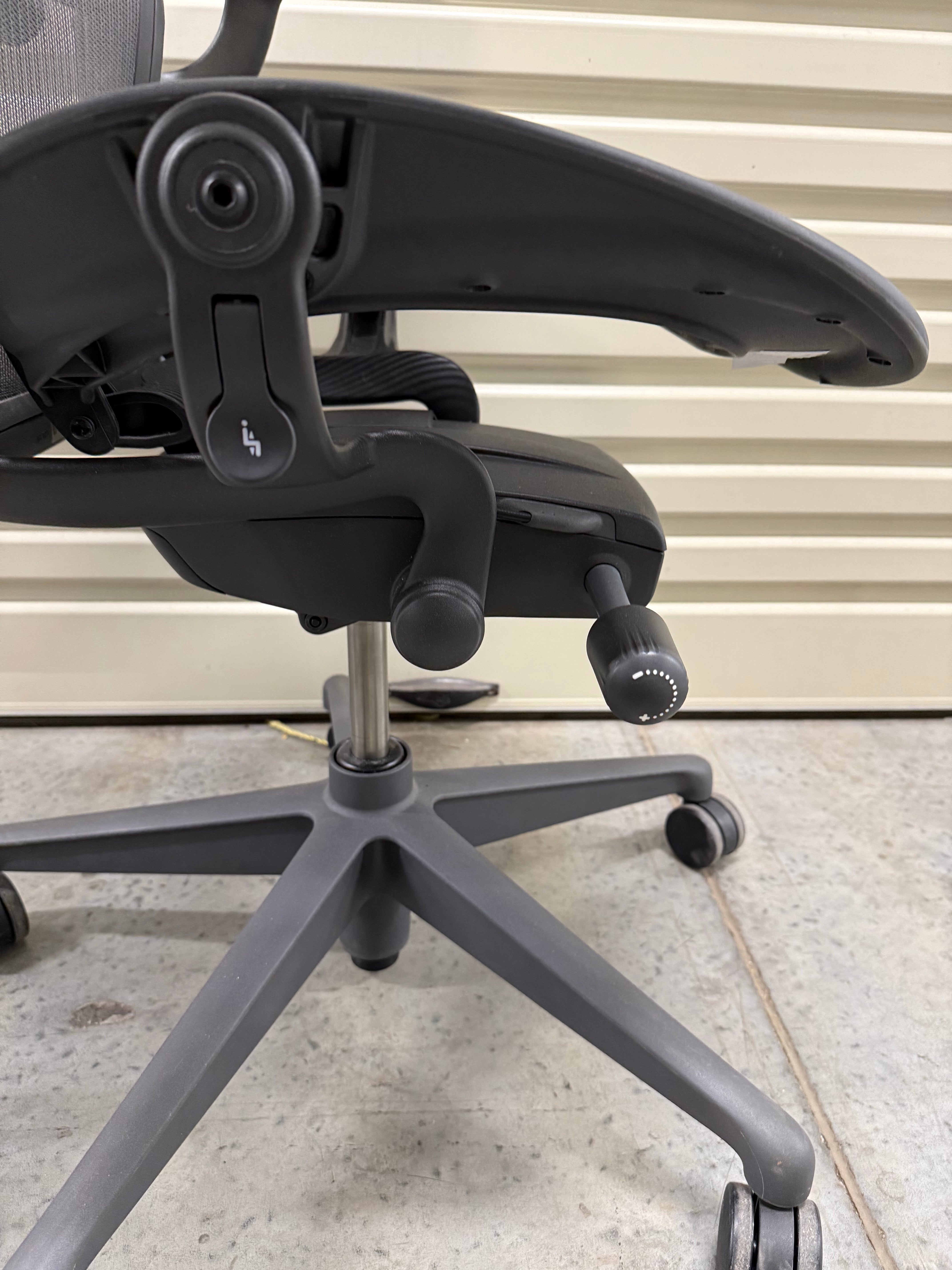 Herman Miller Aeron Remastered  Made in USA – Lumbar Back Support - Graphite