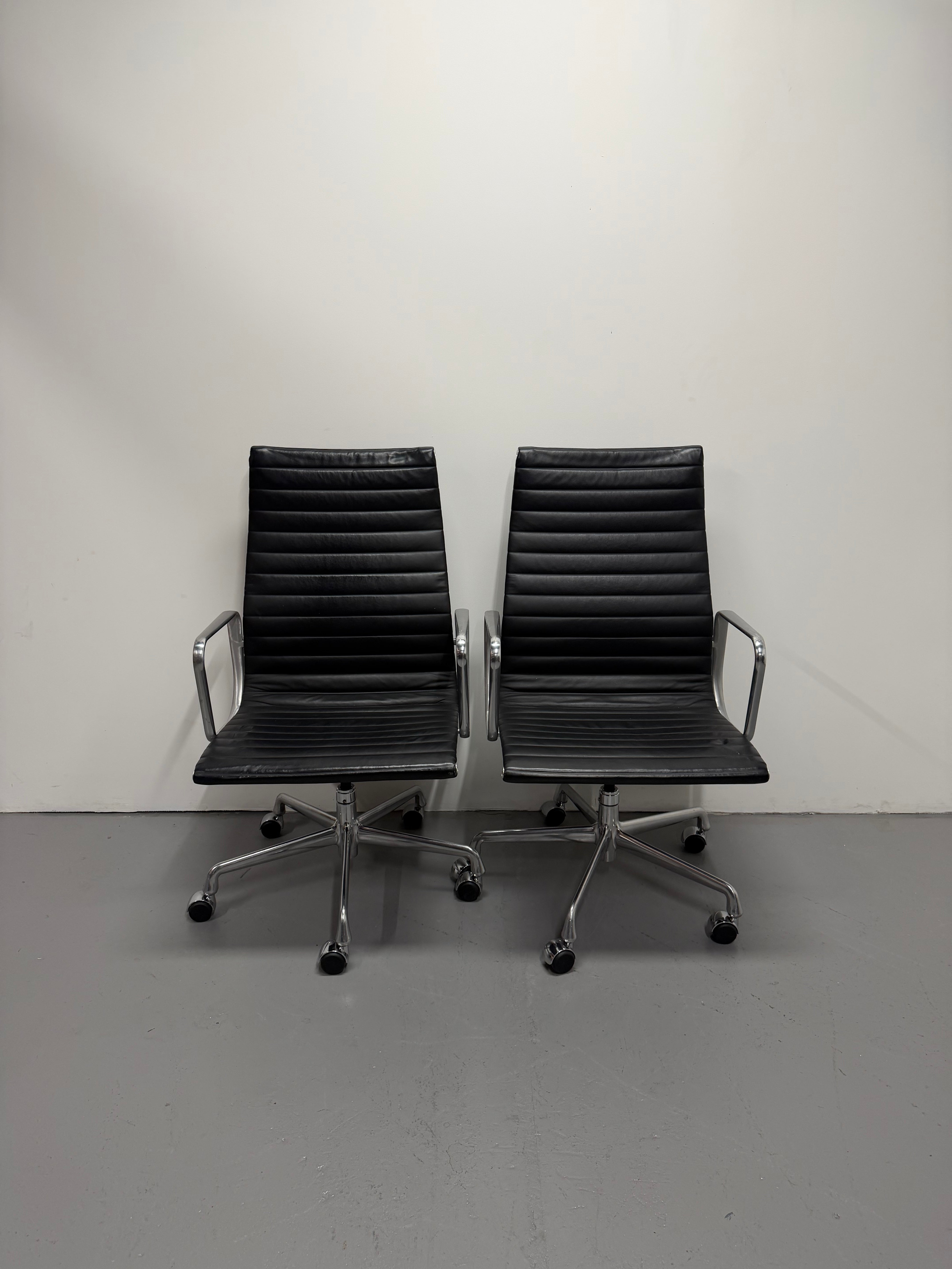 Eames Aluminum Group Executive Chair – High Back | Black Leather