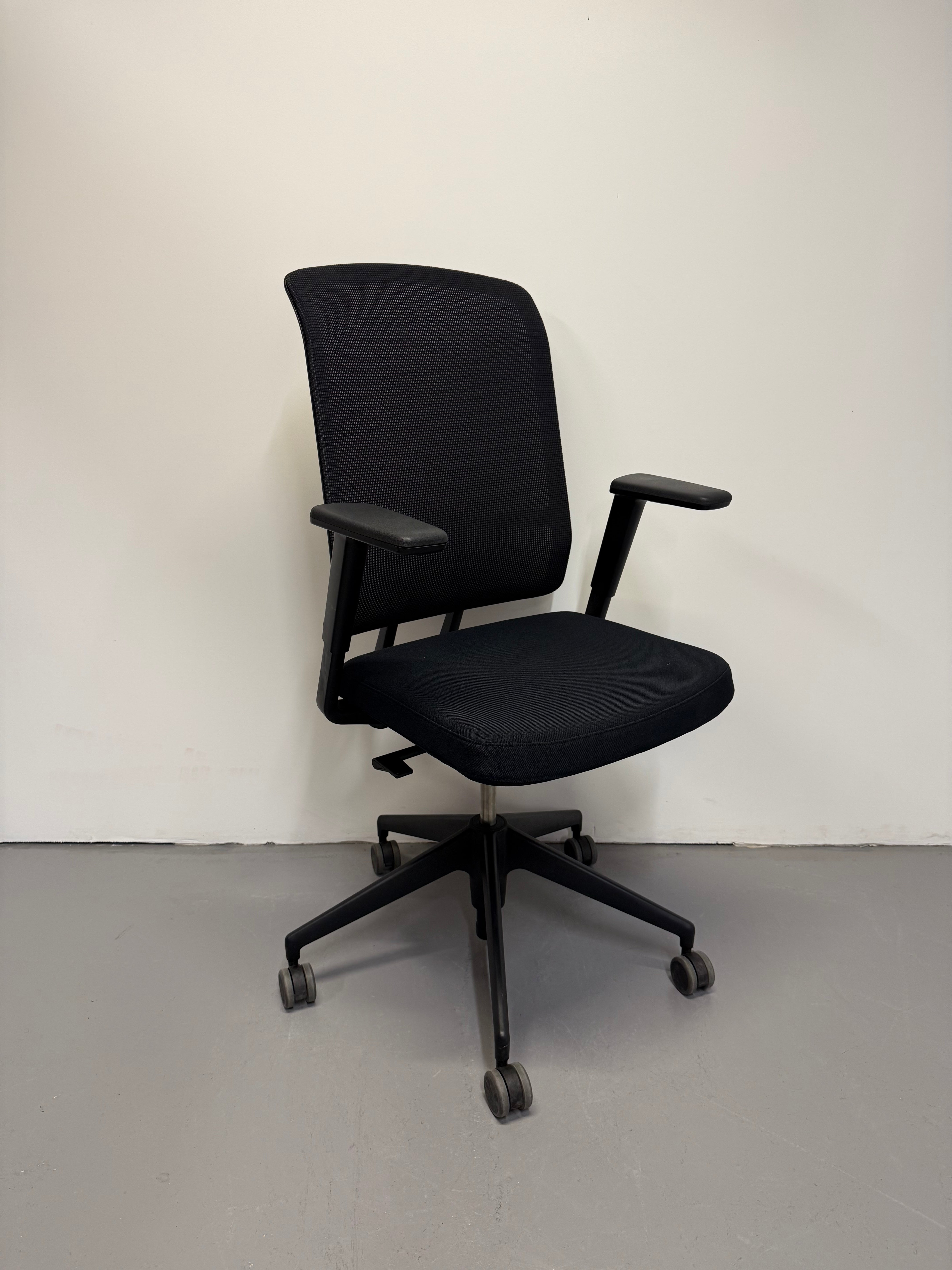 Vitra AM Chair – Ergonomic Task Chair by Alberto Meda - Ex Showroom Stock