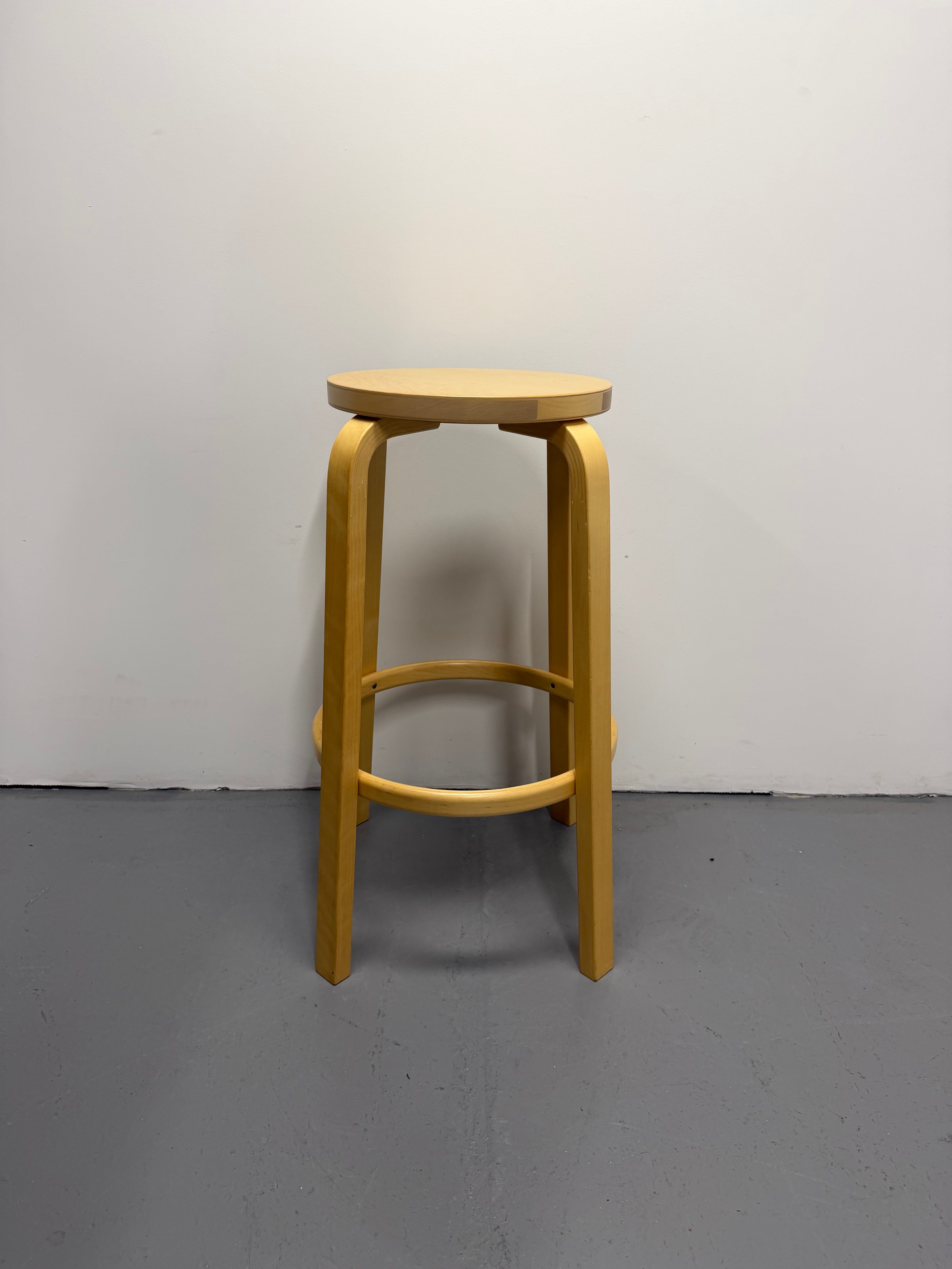 Artek Bar Stool 64 by Alvar Aalto – Natural Birch