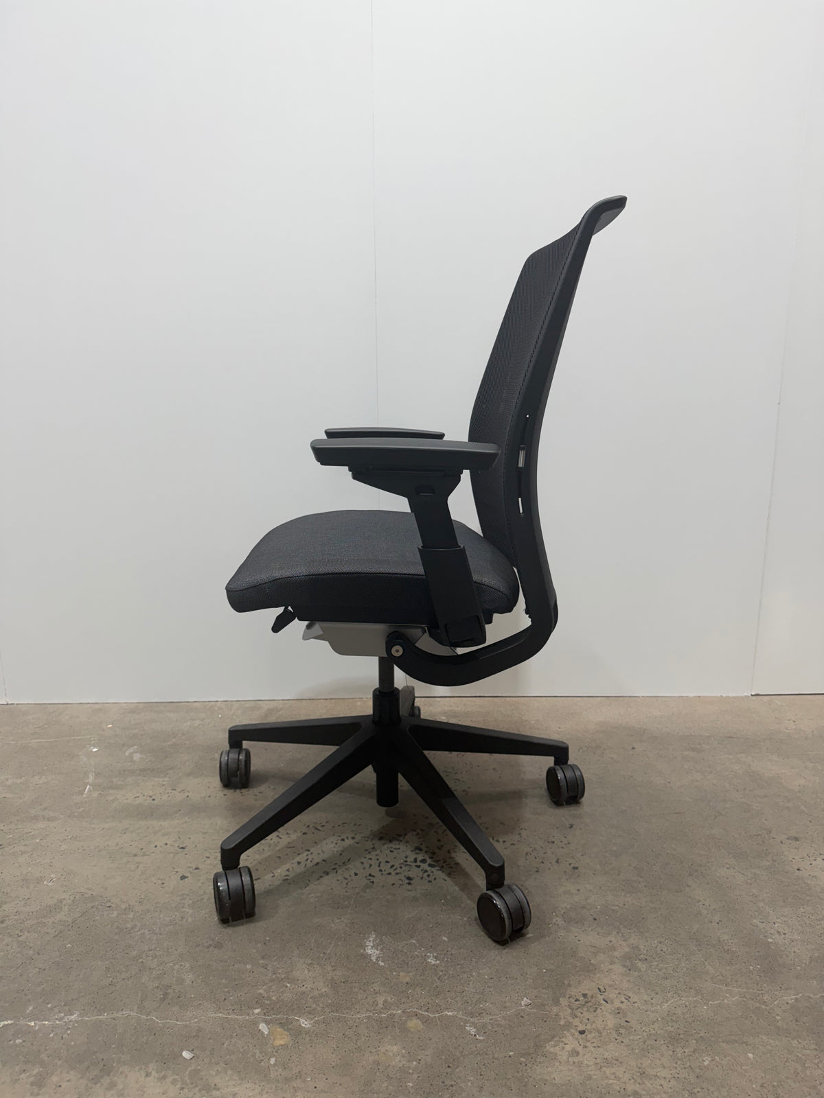 Steelcase Think V2 Task Chair – Black/Grey Seat, with Arms, Ex-Showroom – view 8 – pre-owned