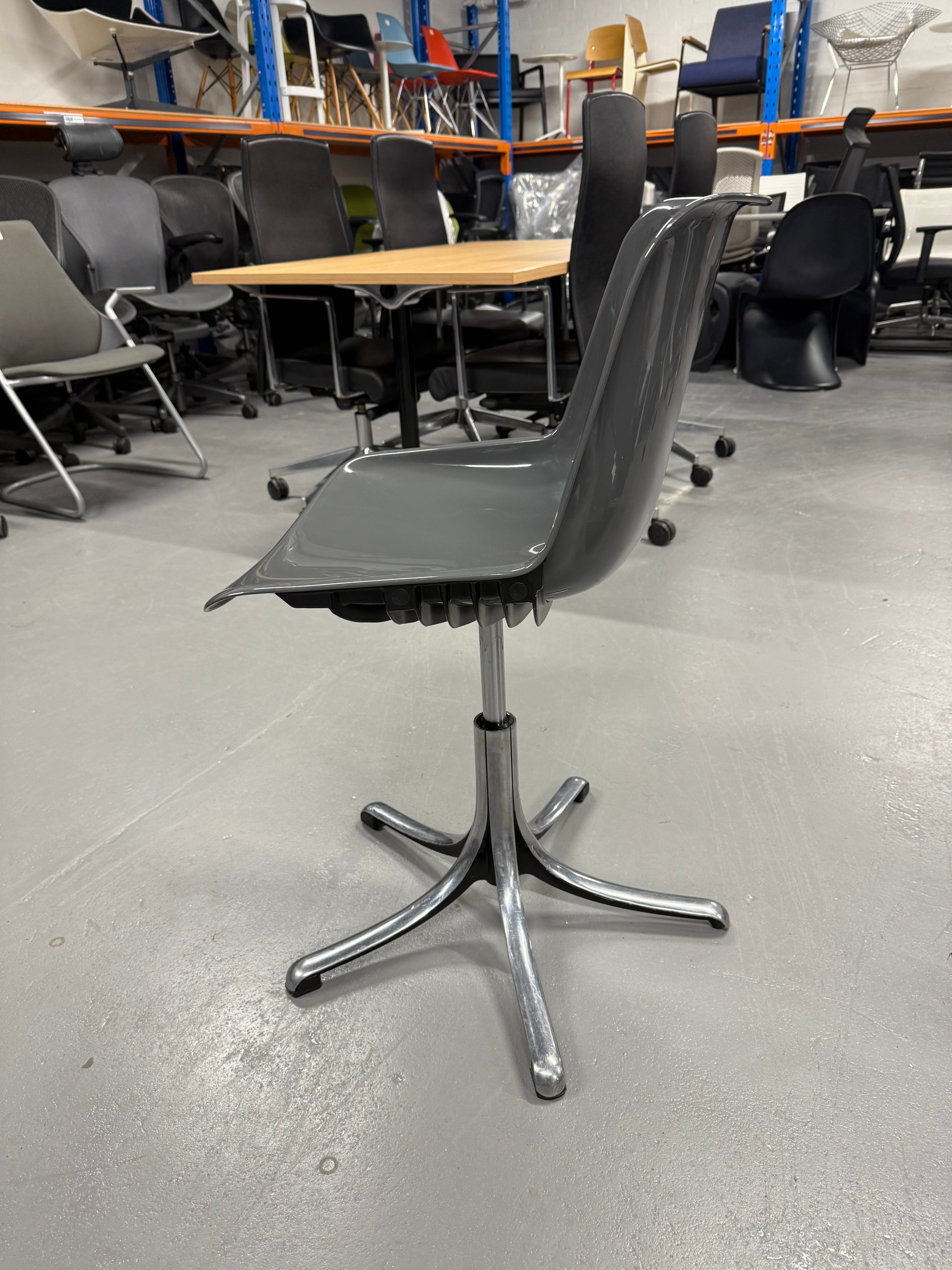 Vintage “Modus” Swivel Chair by Osvaldo Borsani for Tecno