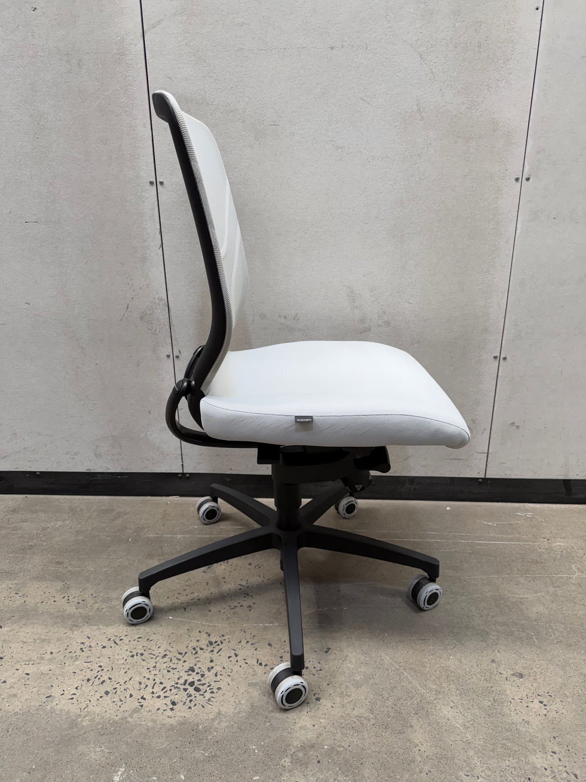 Wilkhahn IN 184/7 Ergonomic Office Chair – White / Light Grey | Ex-Showroom