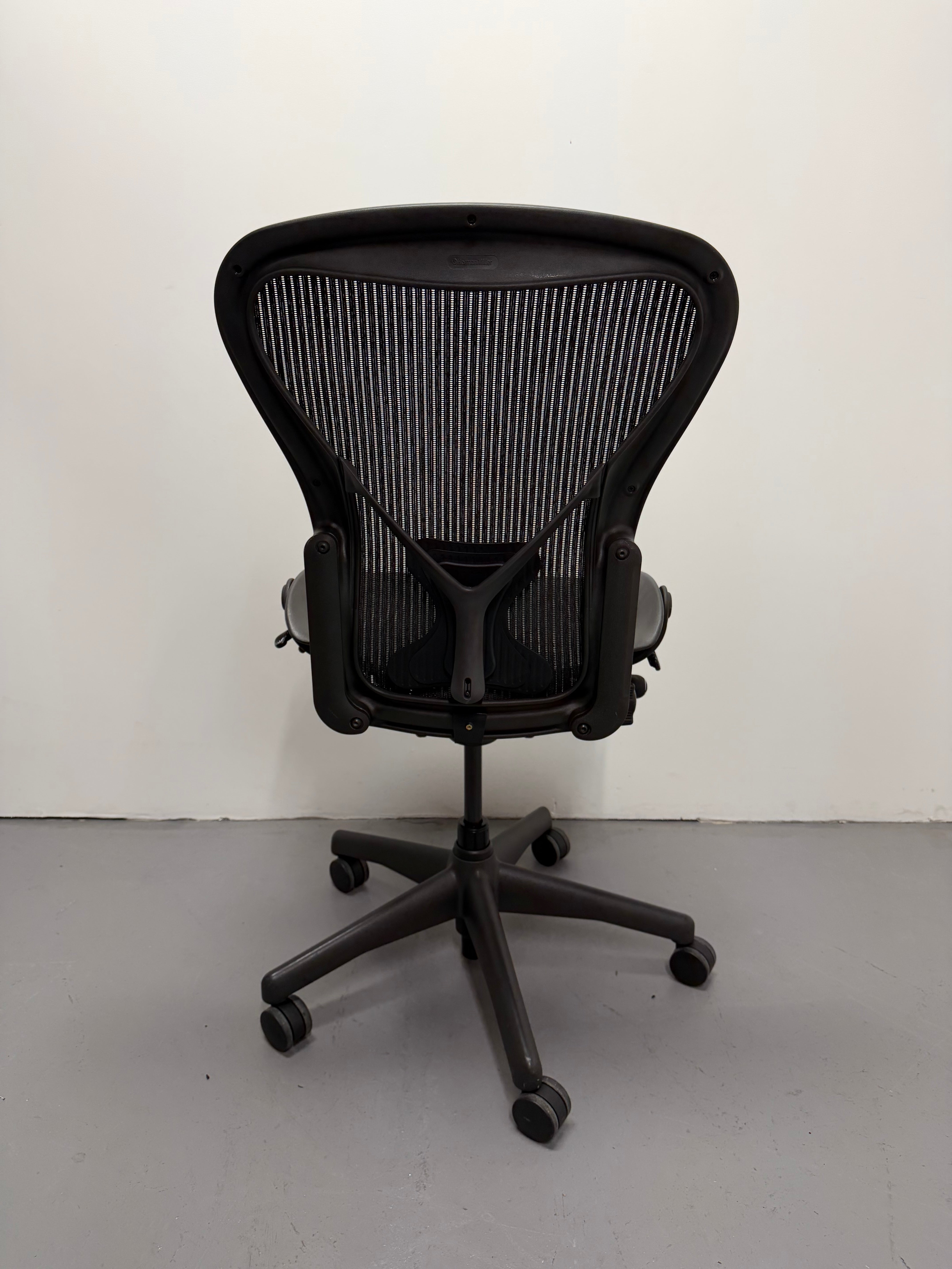 Herman Miller Aeron Classic – PostureFit Back Support, No Arms (Size B)