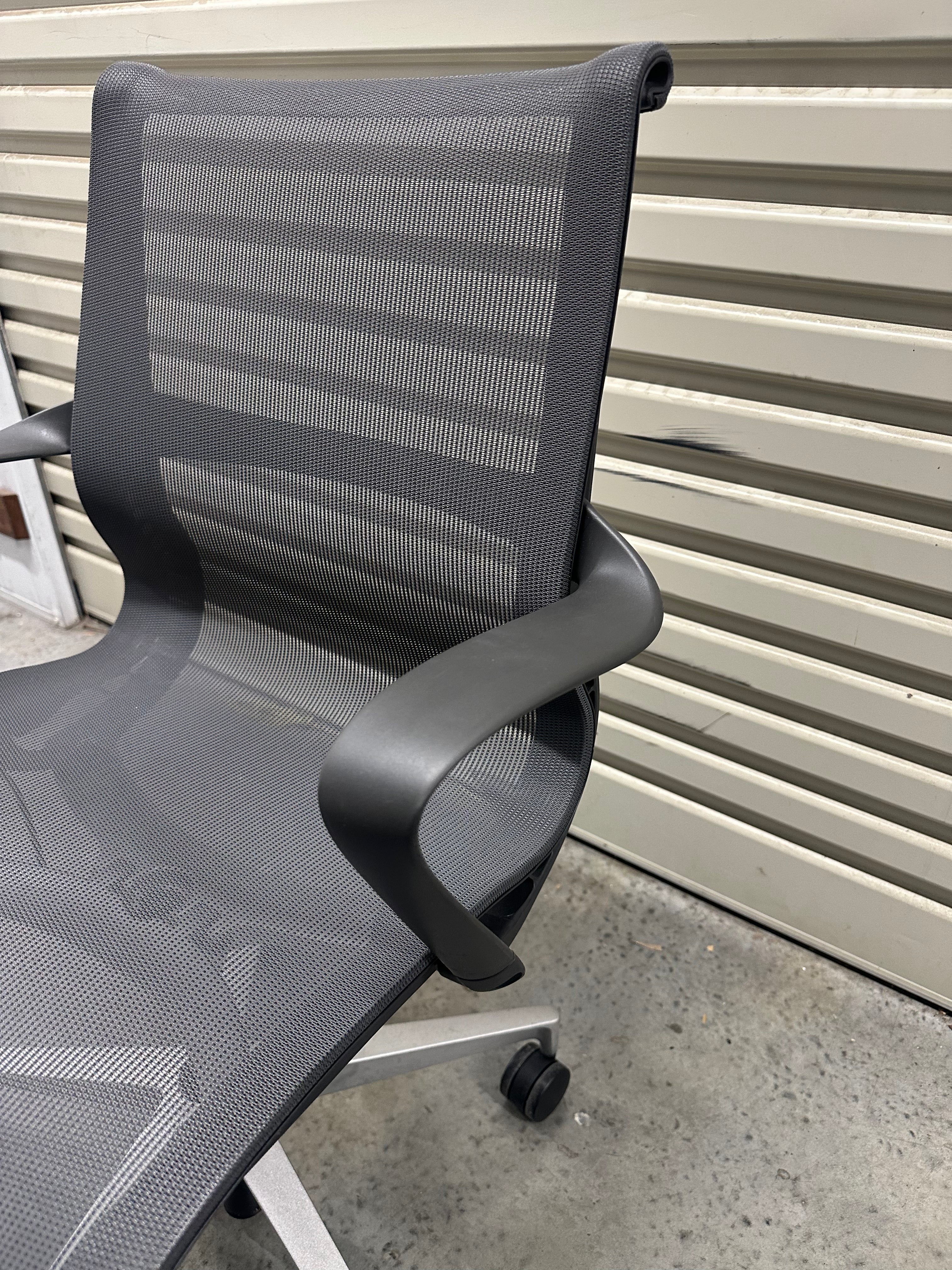 Herman Miller Setu - Graphite