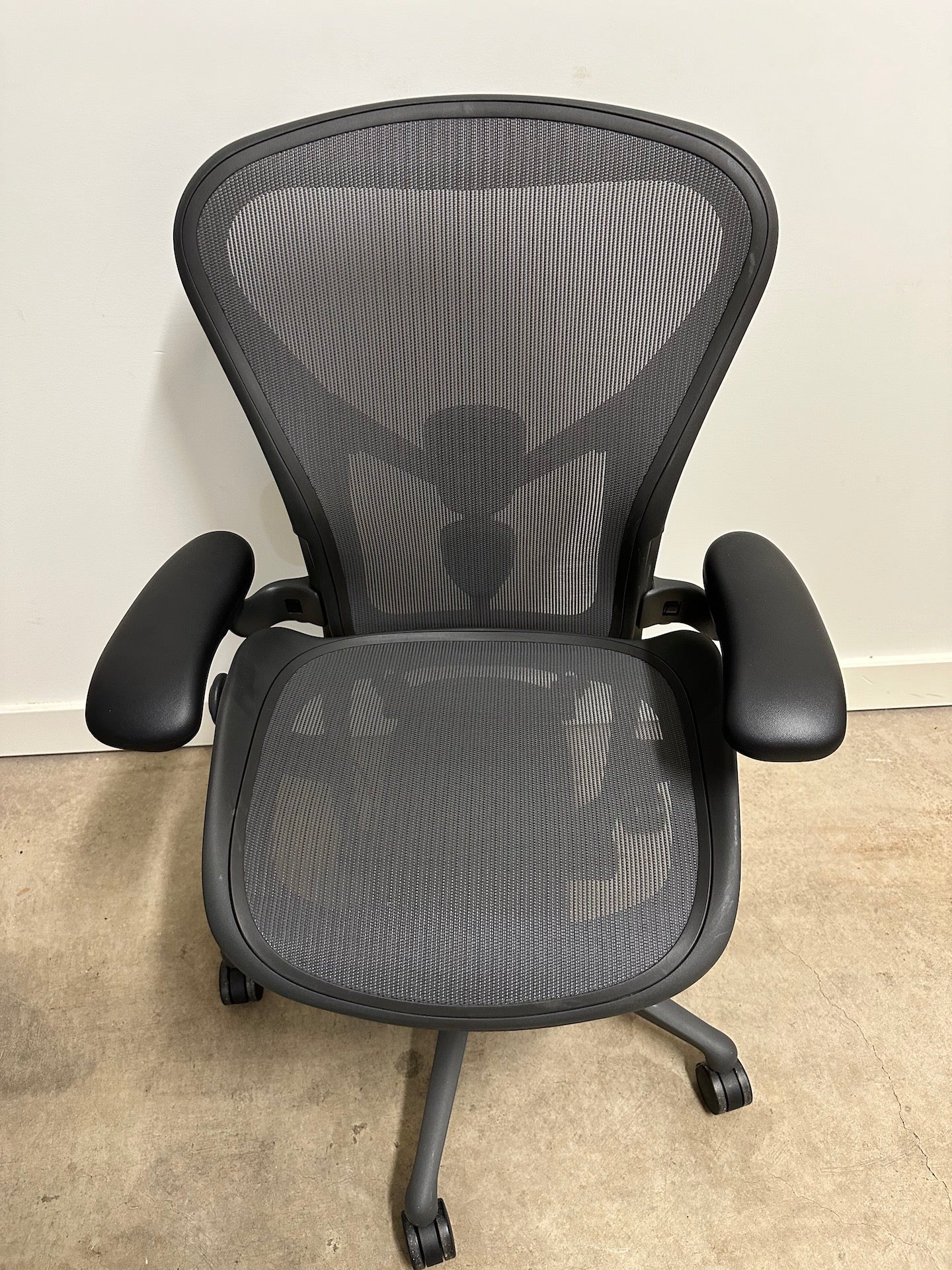 Original Herman Miller Aeron Chair (remastered) - Size B - Graphite