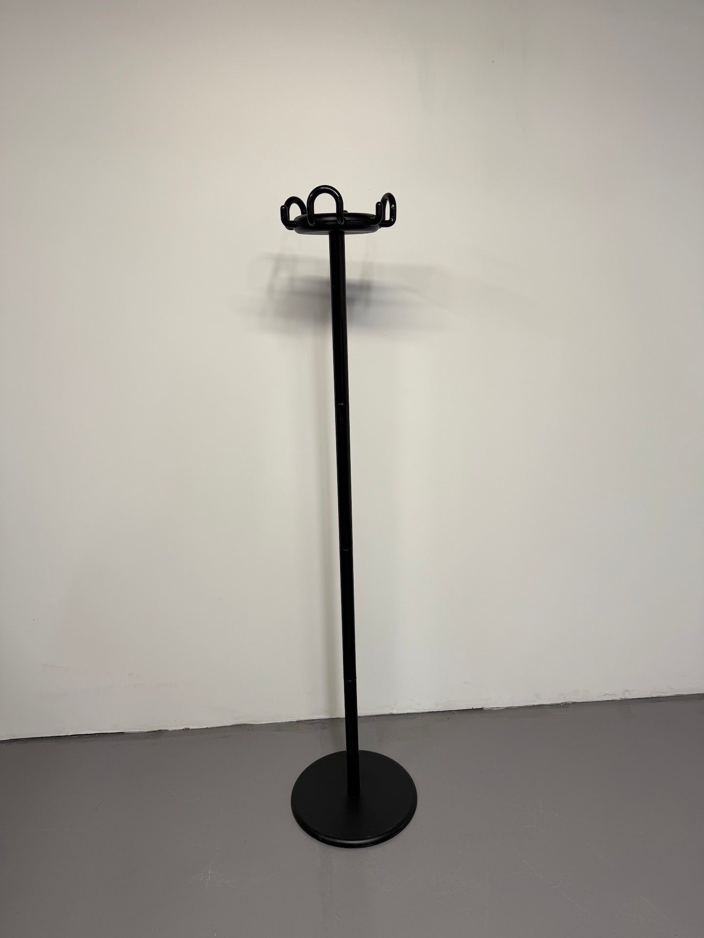 Rexite 999 Aiuto Coat Rack – Design by Raul Barbieri & Giorgio Marianelli