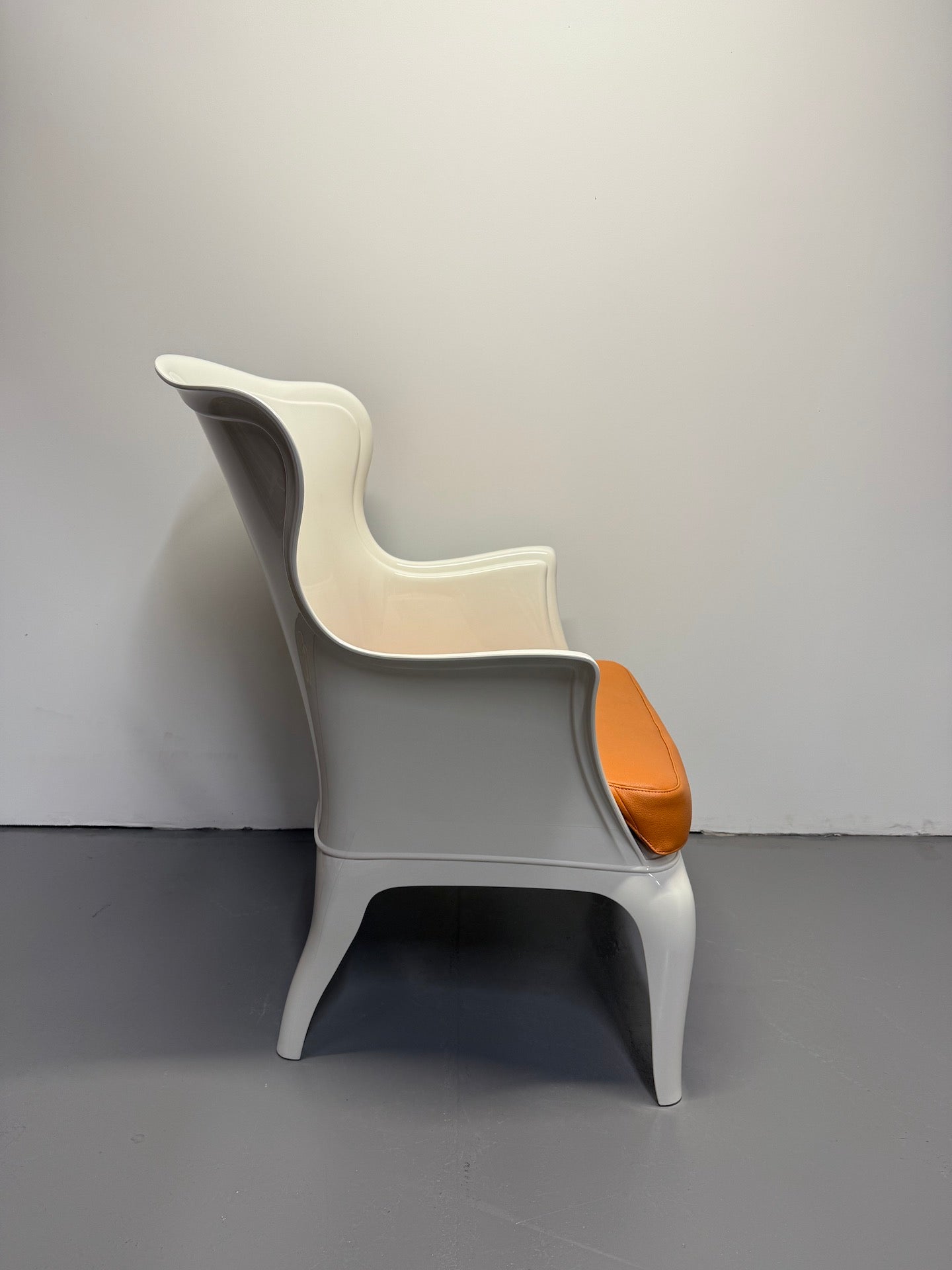 RARE Pedrali Pasha 660 Armchair – Glossy White with Cognac Cushion