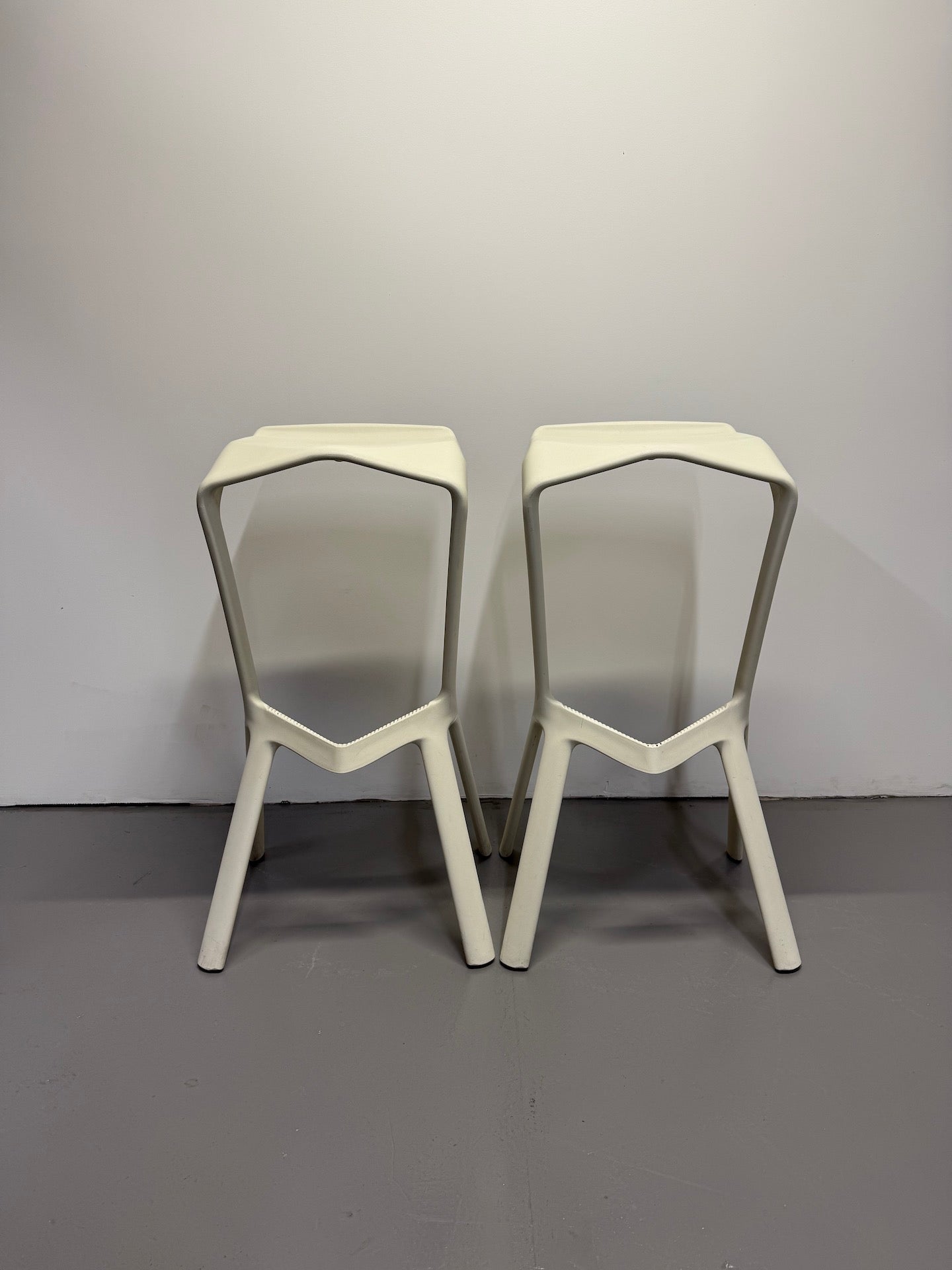 Plank Miura Bar Stool by Konstantin Grcic - White