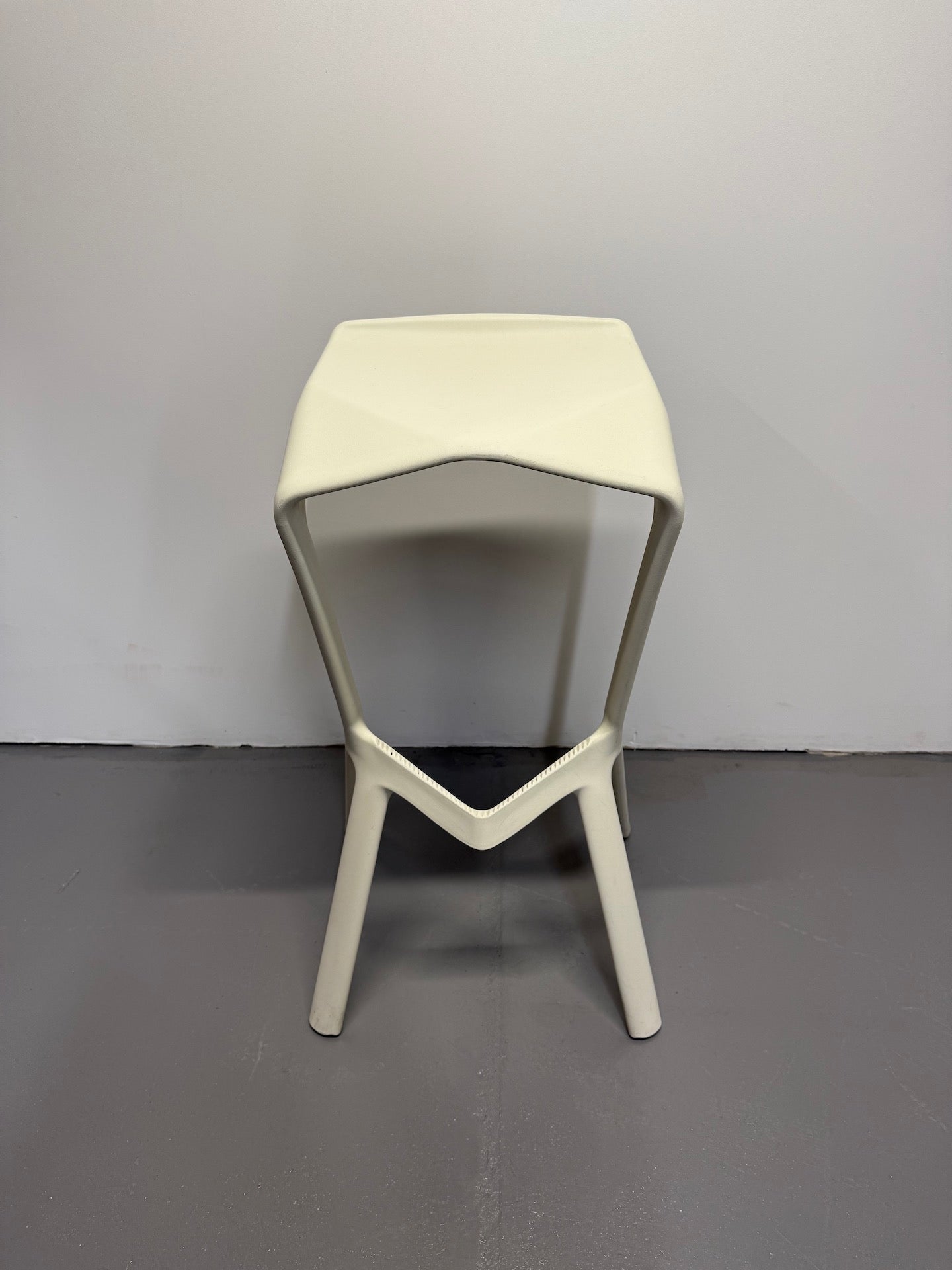 Plank Miura Bar Stool by Konstantin Grcic - White