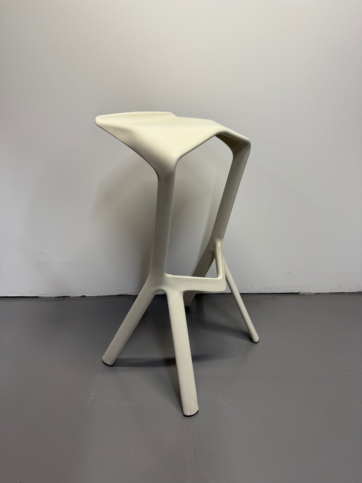Plank Miura Bar Stool by Konstantin Grcic - White