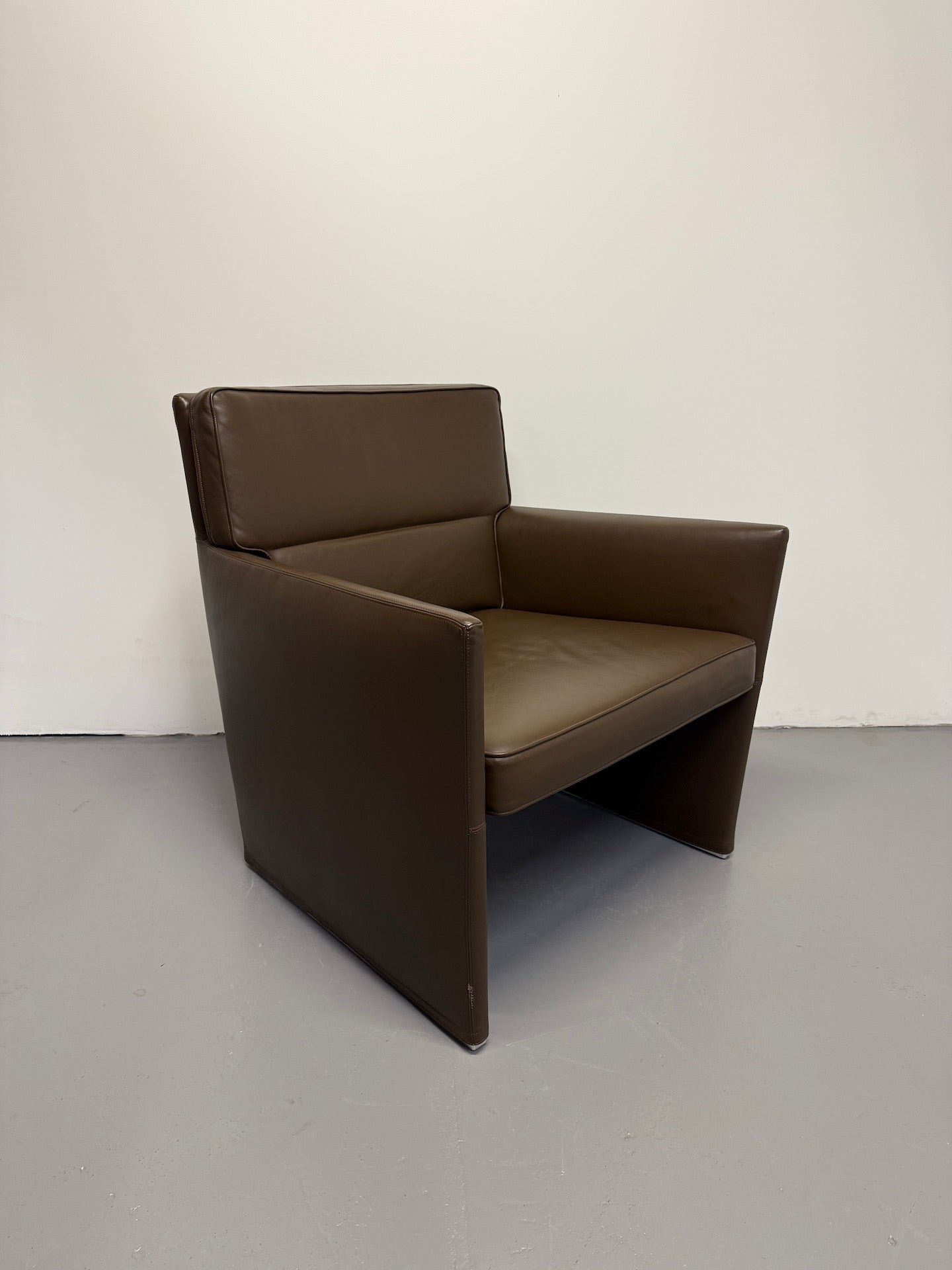 B&B Italia Posa Armchair – Italian Design by Antonio Citterio - Brown Leather