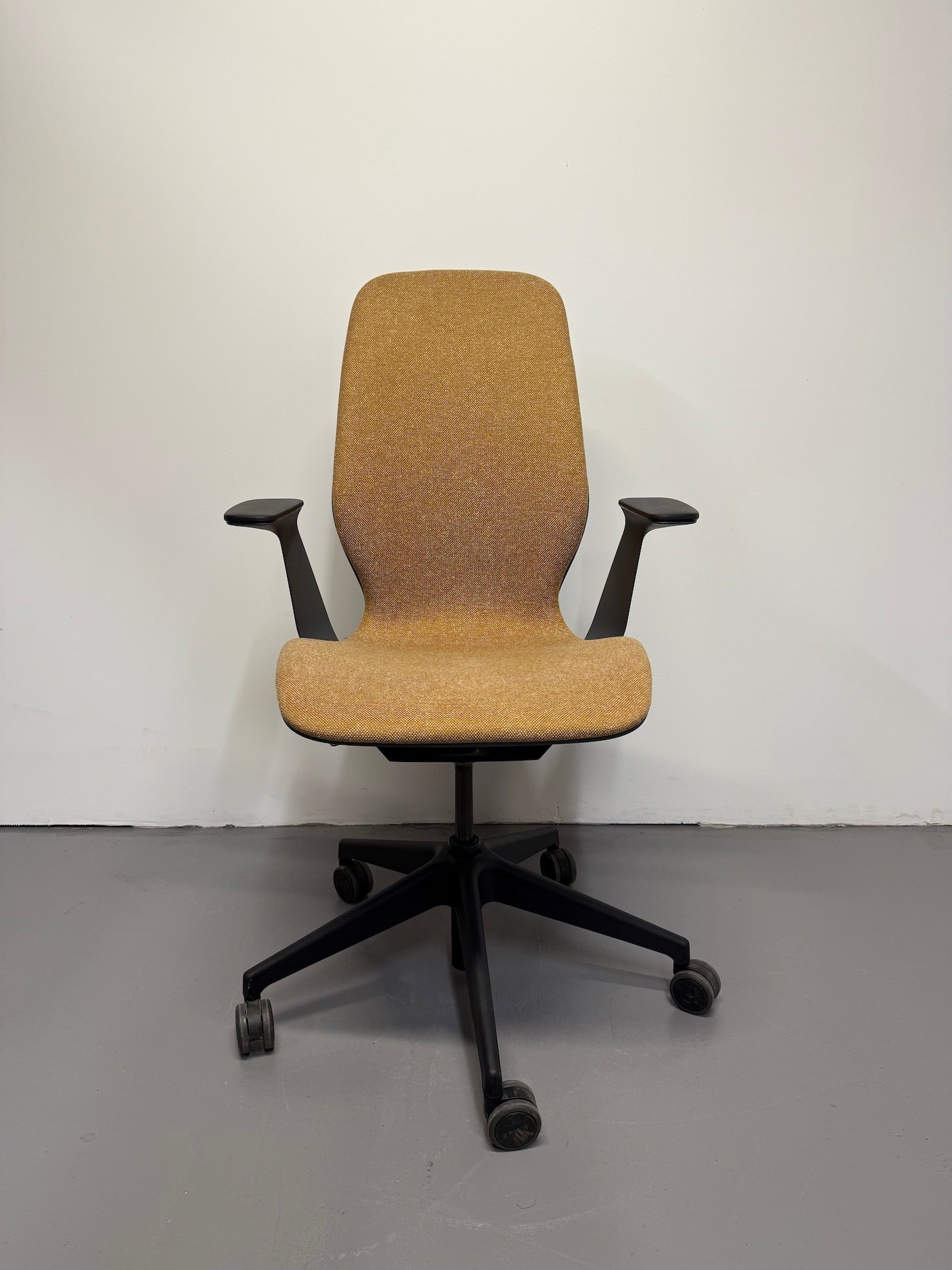 Steelcase SILQ Ergonomic Office Chair – Yellow Fabric - Ex-Showroom Stock