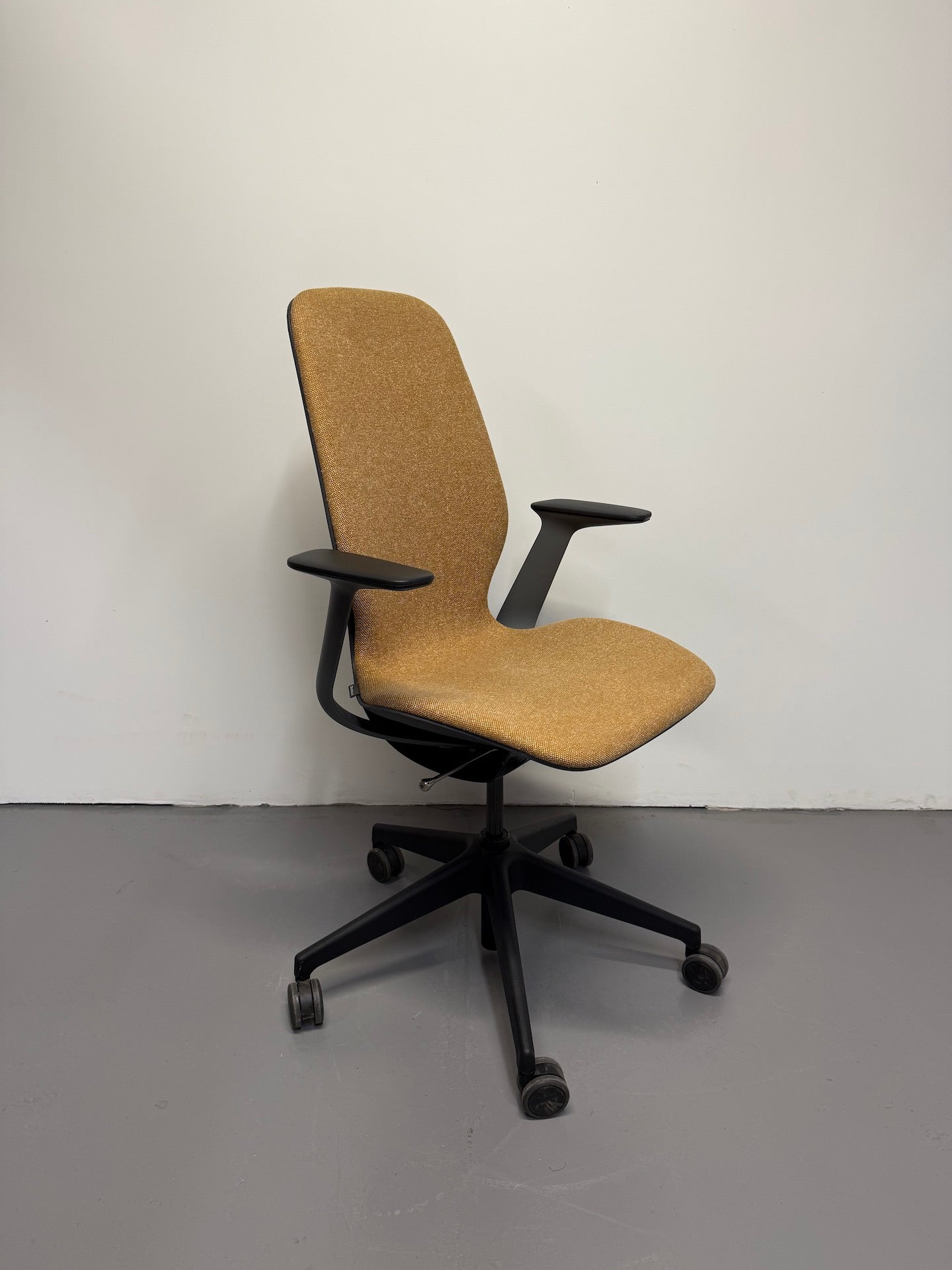 Steelcase SILQ Ergonomic Office Chair – Yellow Fabric - Ex-Showroom Stock
