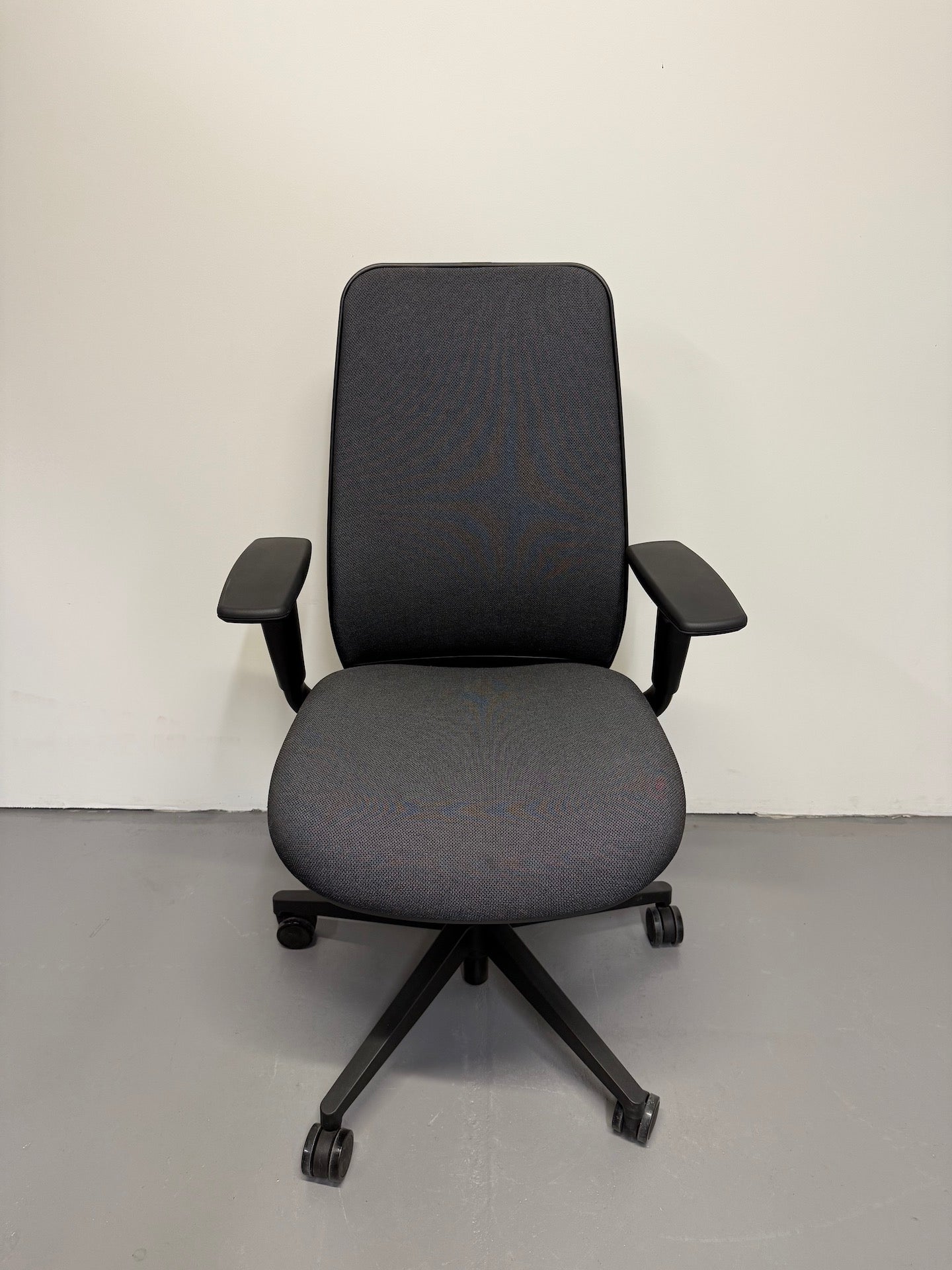 Steelcase Personality Plus Task Chair with Arms – Ex-Showroom Stock