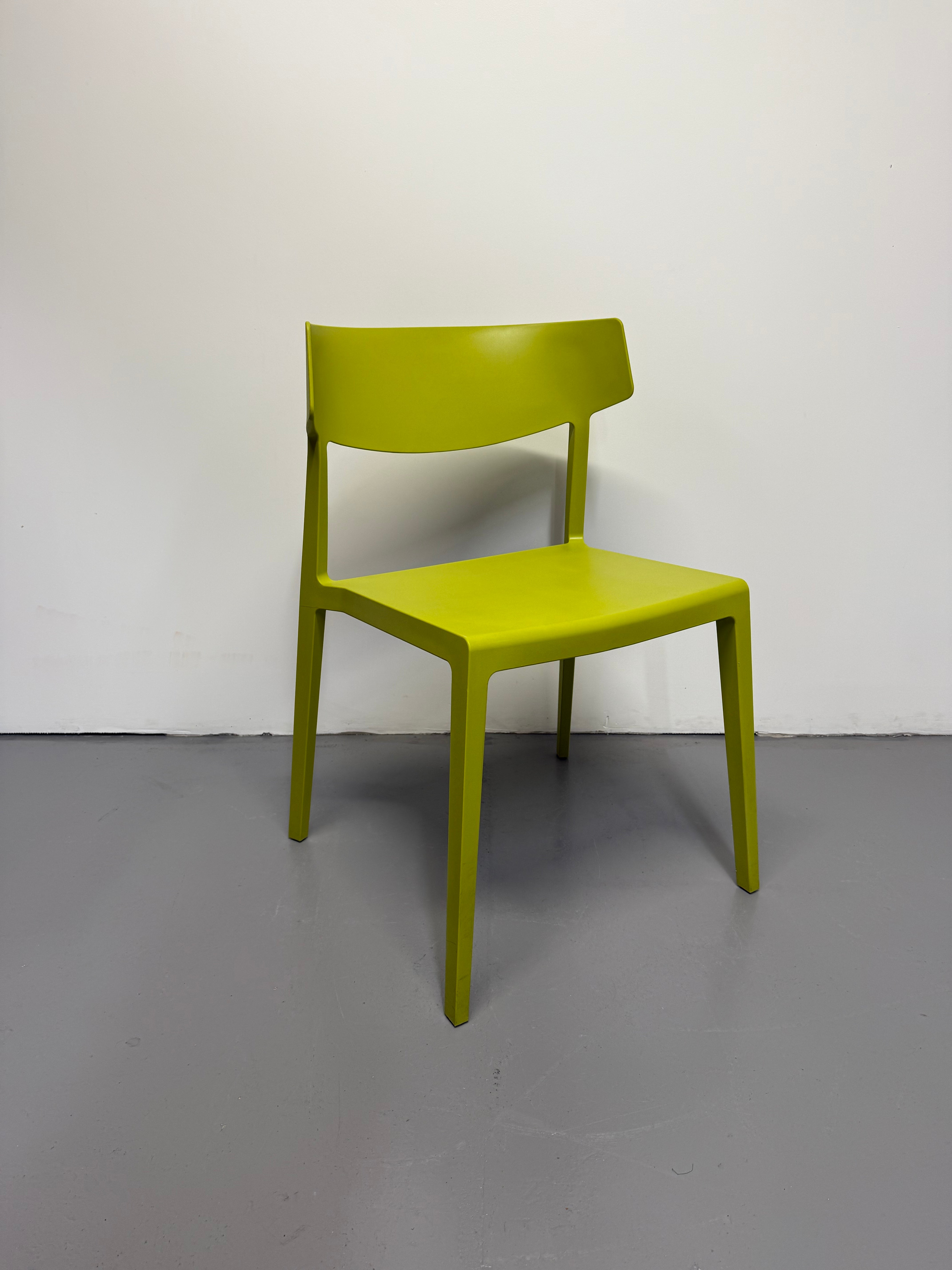 Actiu Wing Stacking Chair – Green