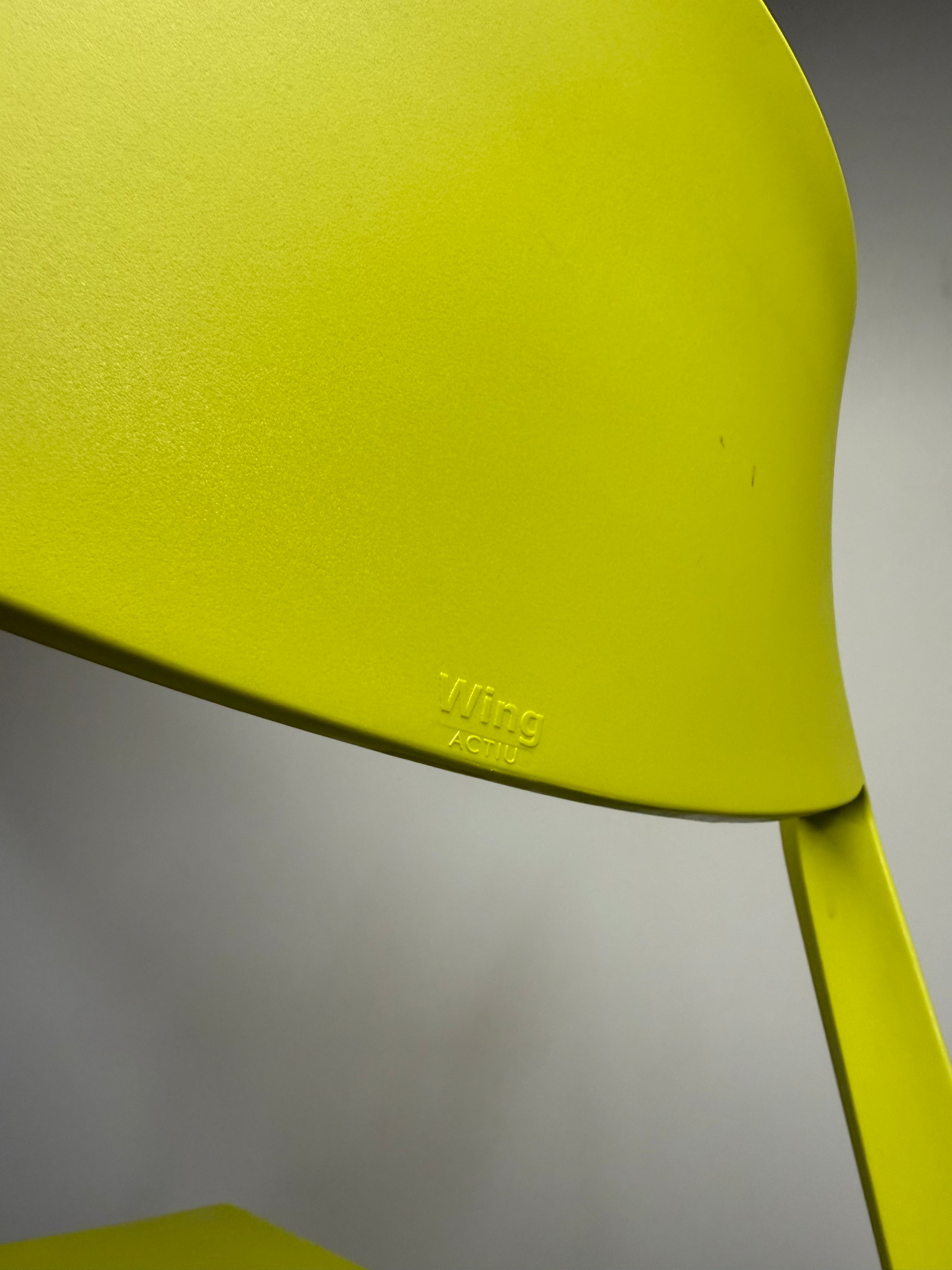 Actiu Wing Stacking Chair – Green