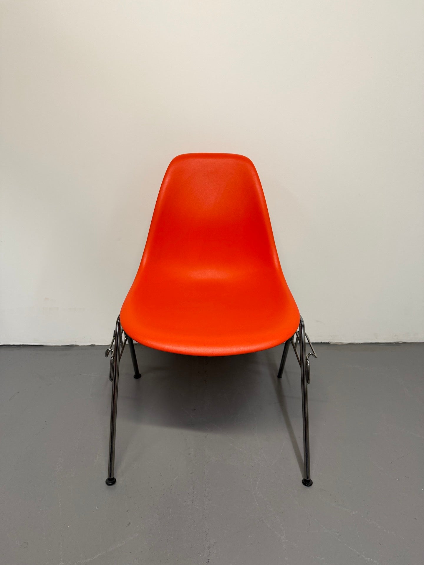 Herman Miller Eames DSS (Molded Plastic Side Chair) – Red, Stacking Base