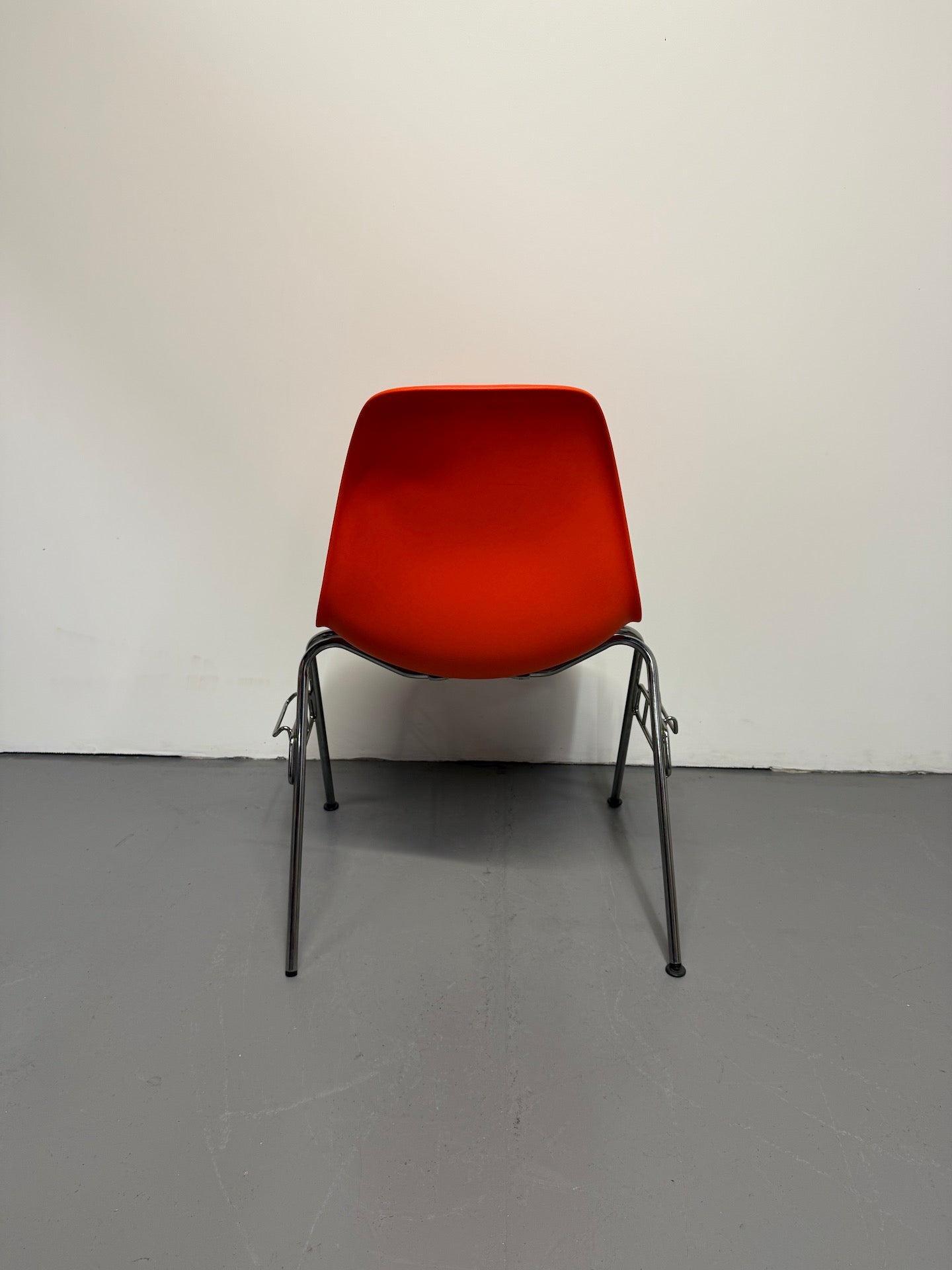 Herman Miller Eames DSS (Molded Plastic Side Chair) – Red, Stacking Base