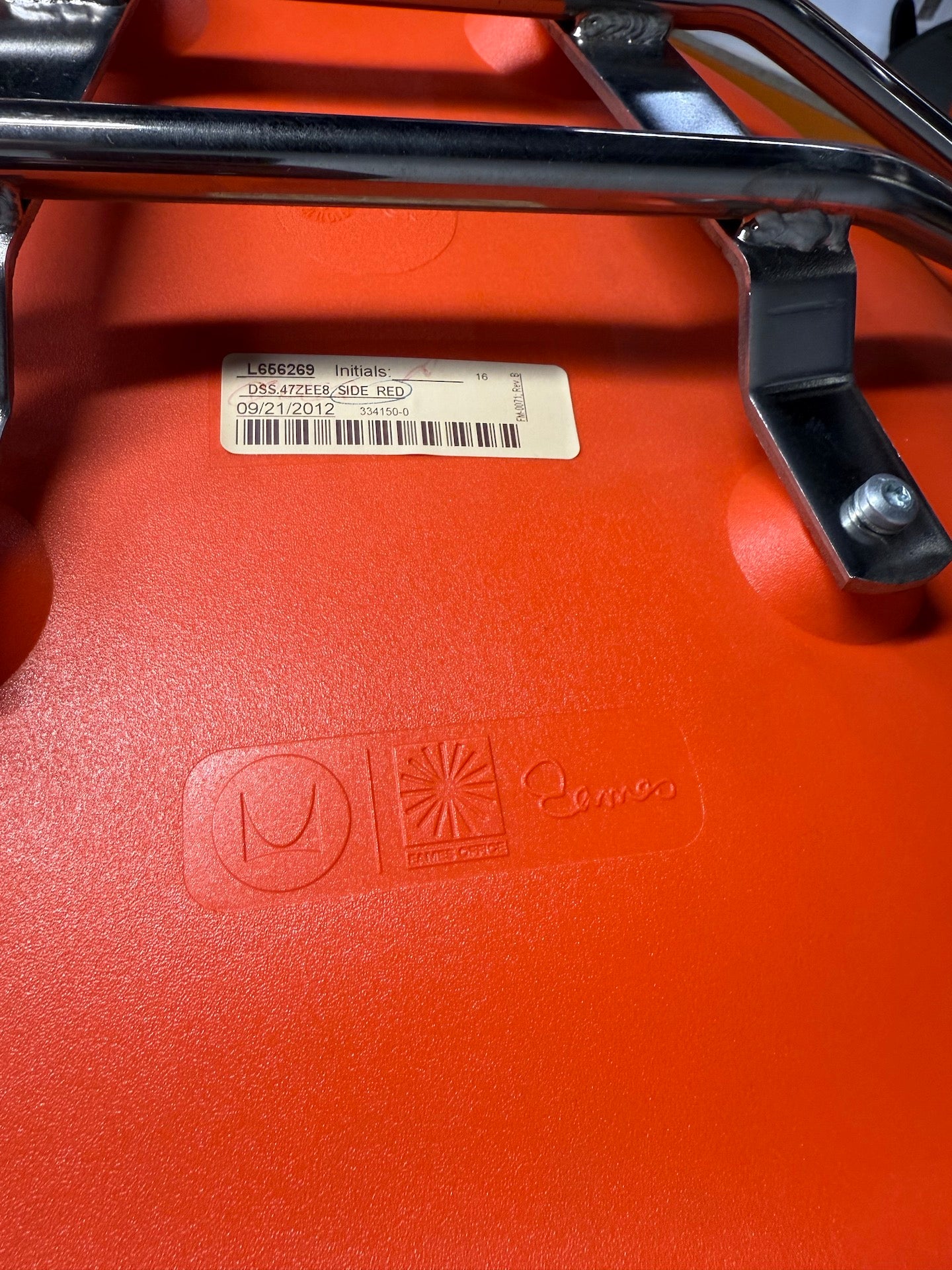 Herman Miller Eames DSS (Molded Plastic Side Chair) – Red, Stacking Base