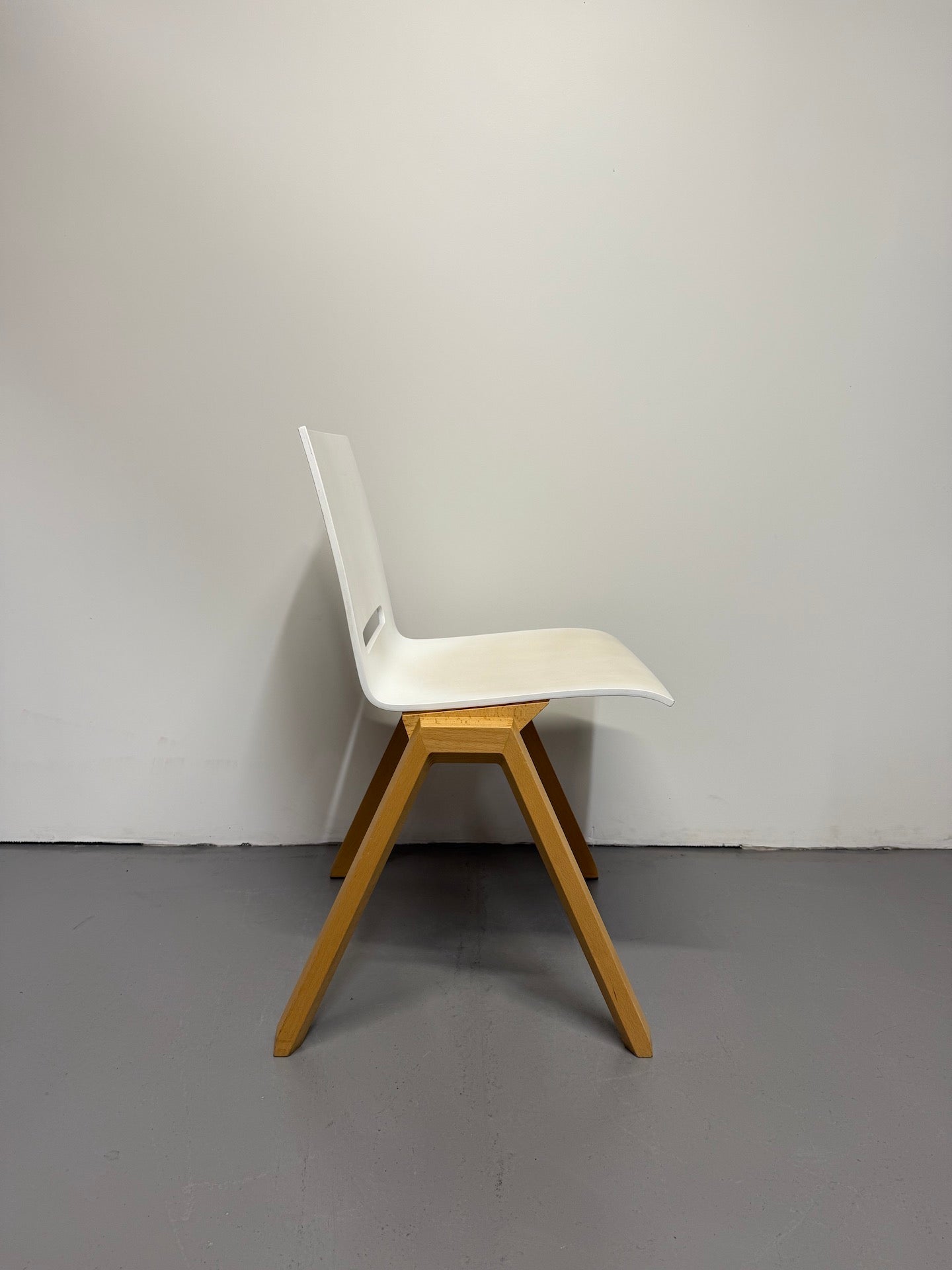 Hussl Forum 2S Chairs – White Bentwood with Solid Beech Base - Stackable