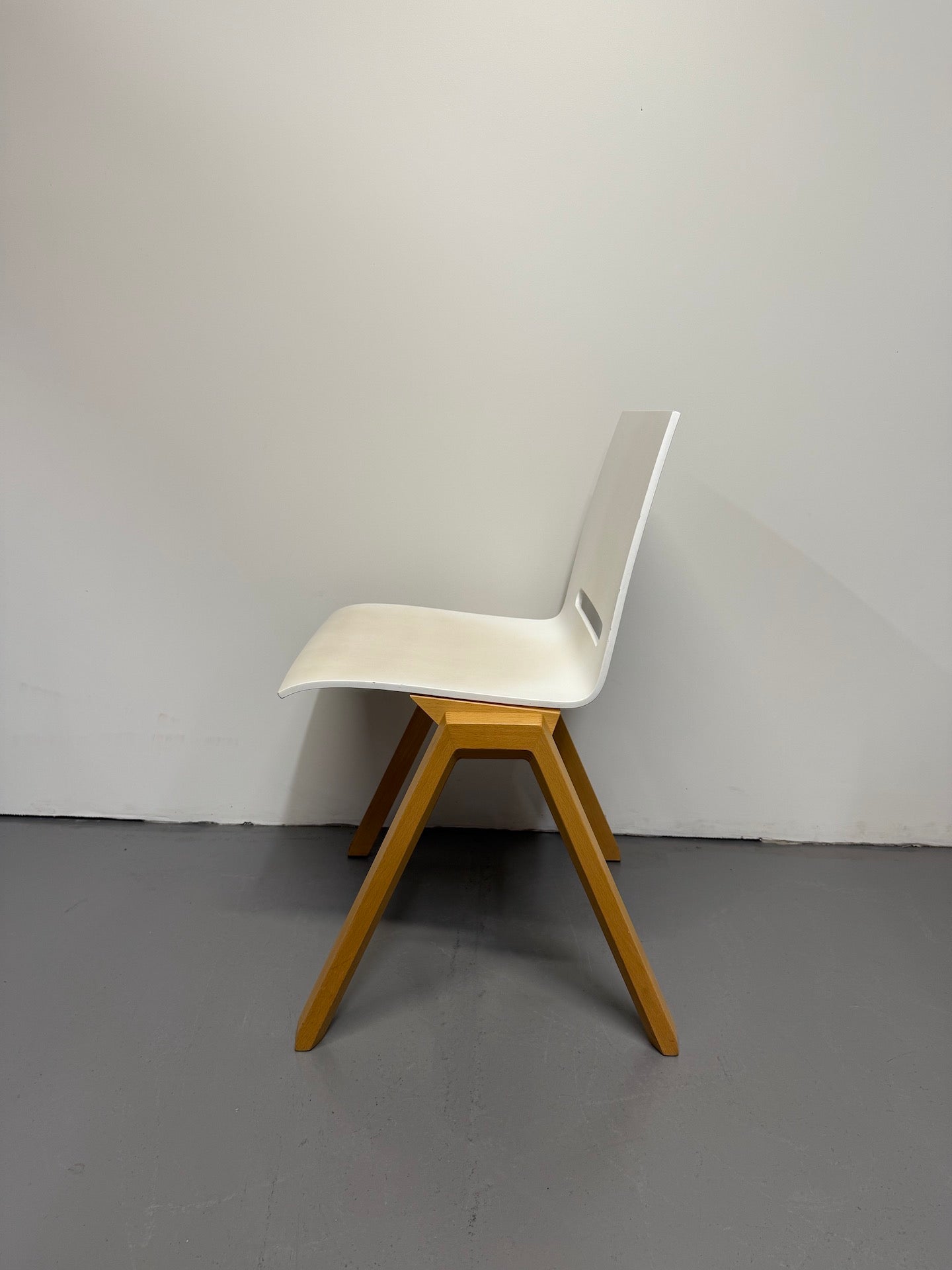 Hussl Forum 2S Chairs – White Bentwood with Solid Beech Base - Stackable