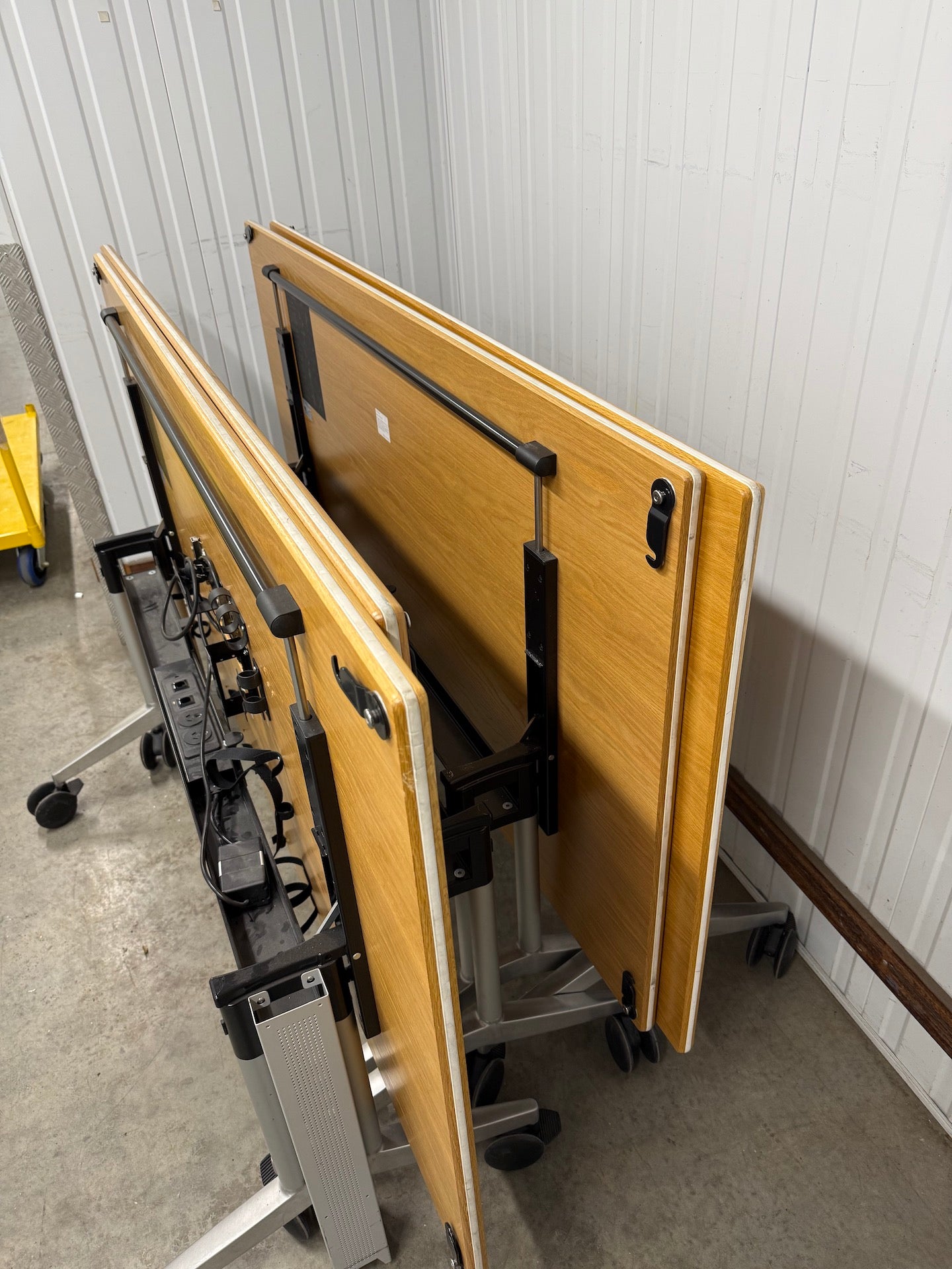 Wilkhahn Timetable Shift 614 Folding Table - American Oak Veneer with white rubber edge