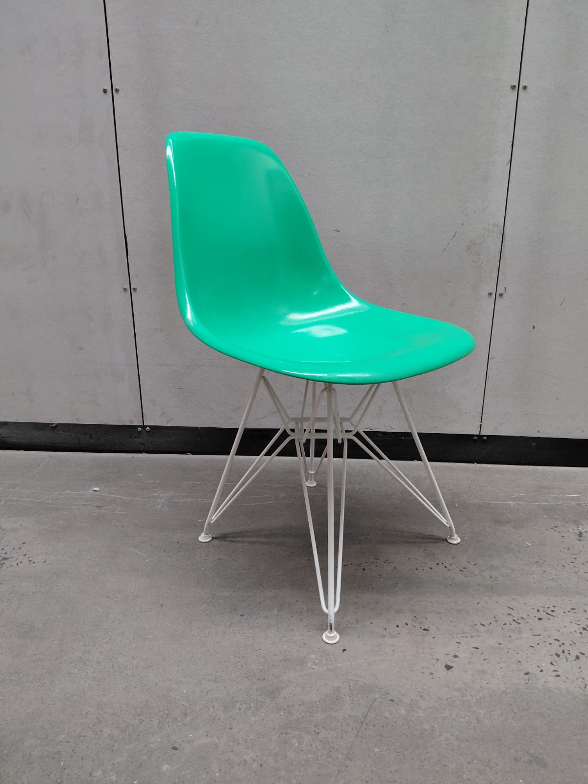 Authentic Herman Miller Eames Molded Fiberglass Side Chair – Green / White Wire Base