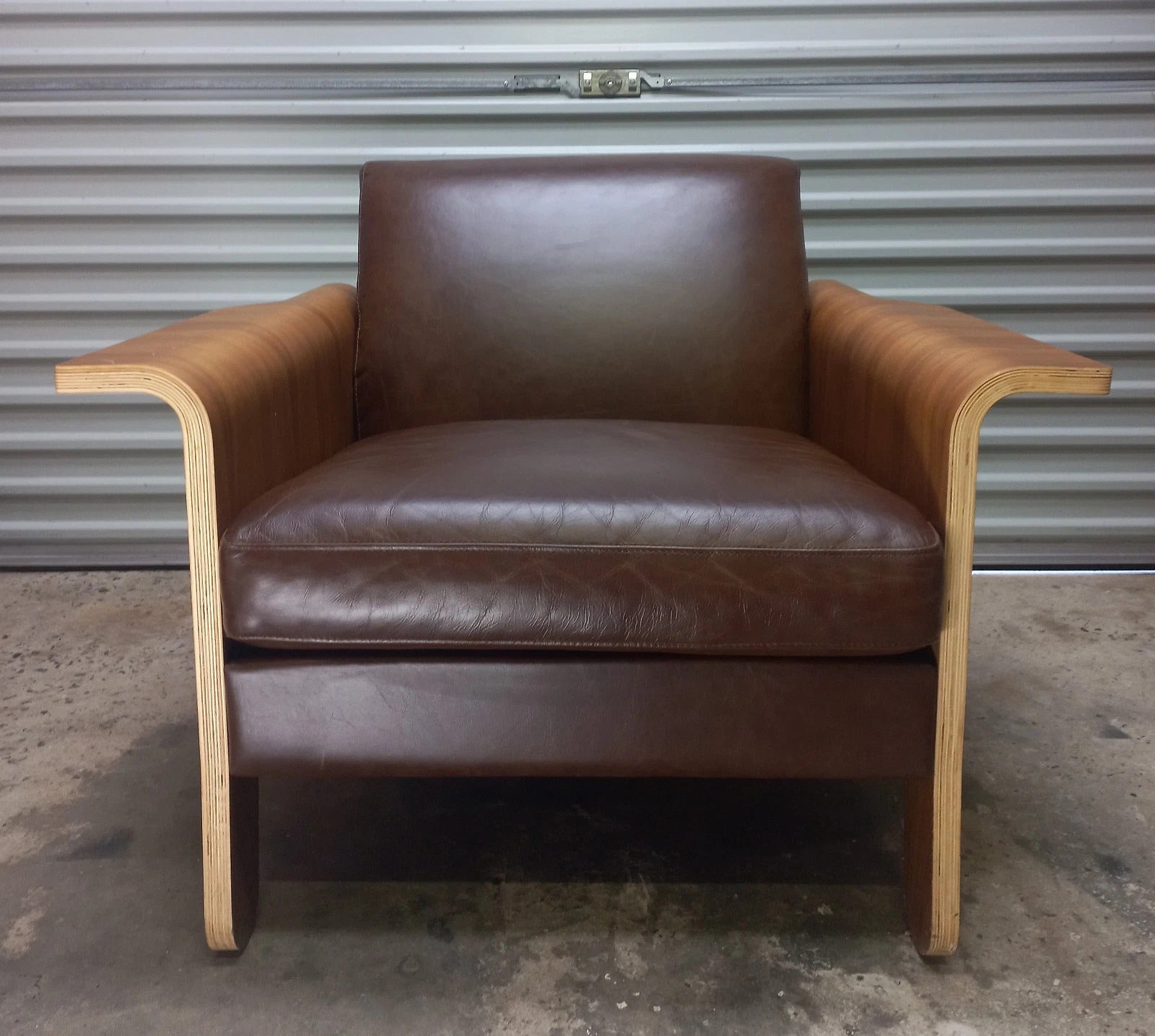 Gus Lodge Chair – Brown Leather & Walnut